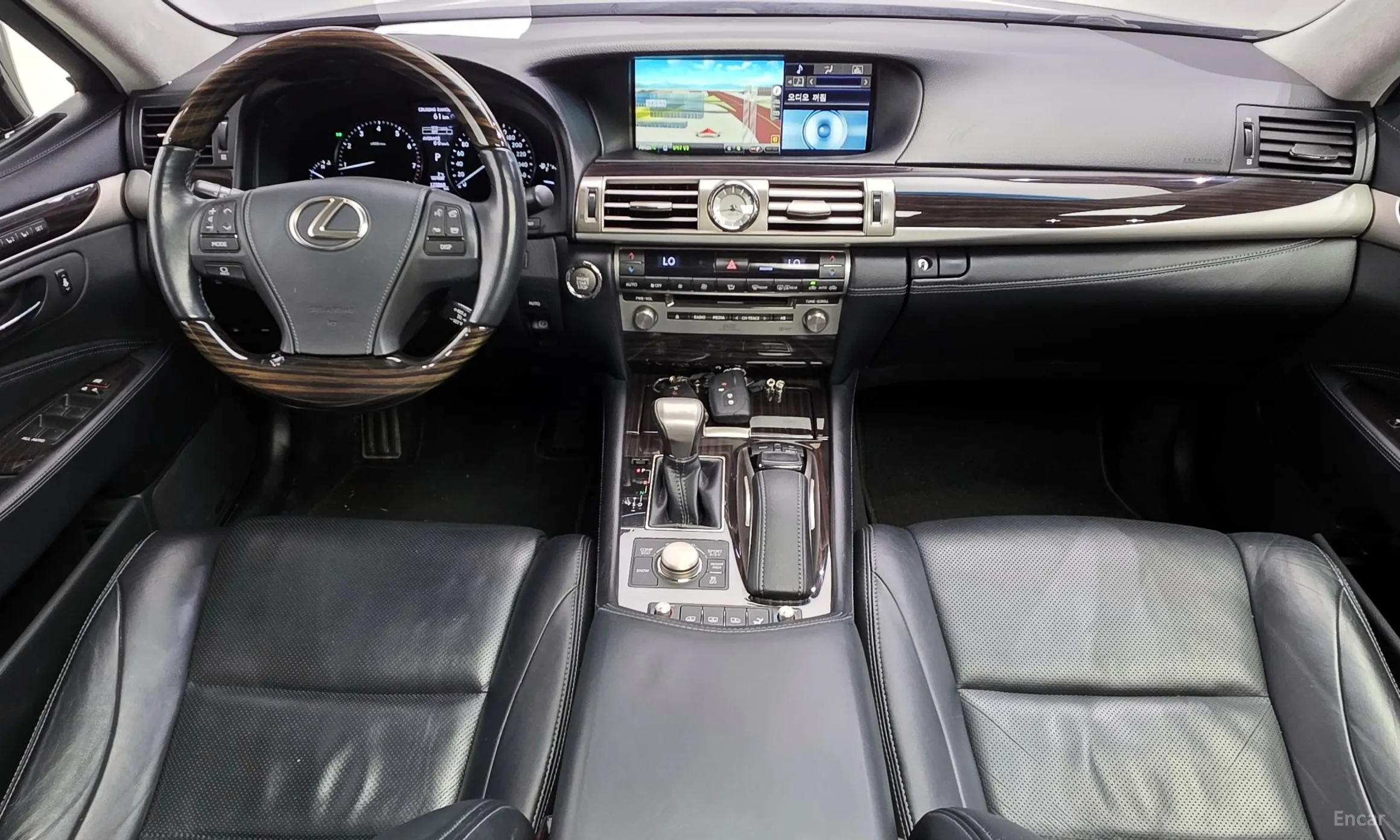 Lexus LS460 превью 7