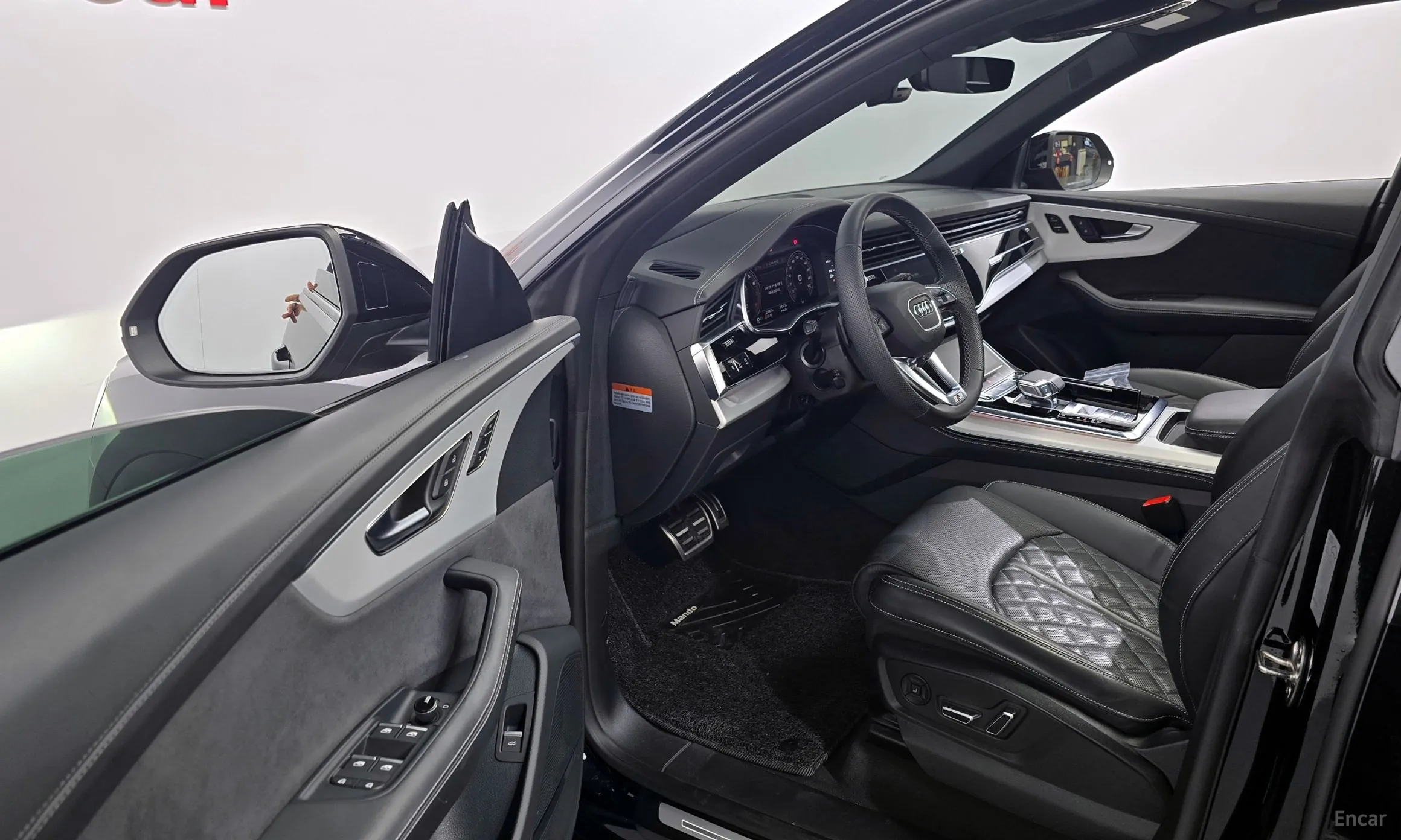 Audi Q8 (4M) превью 10