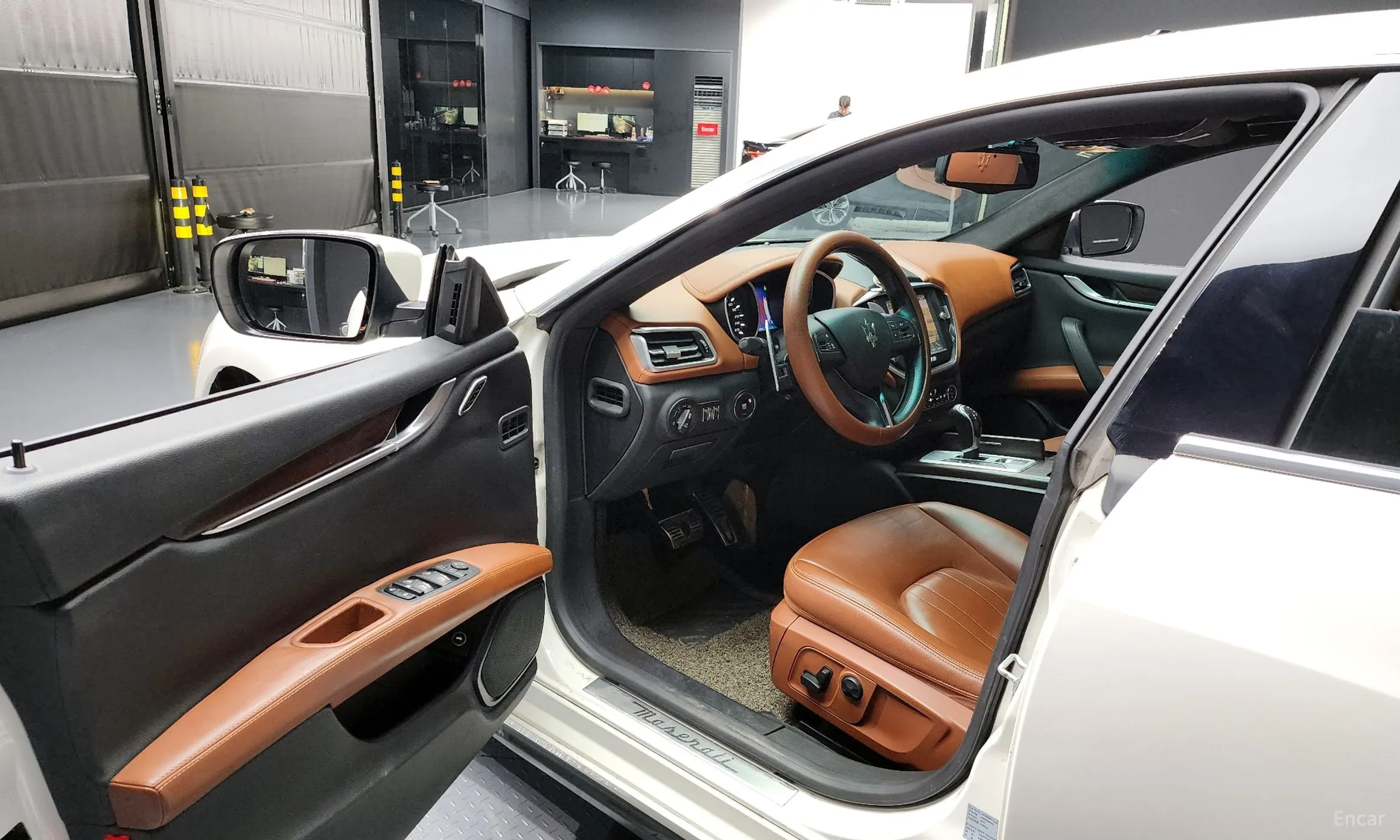 Maserati Ghibli превью 10