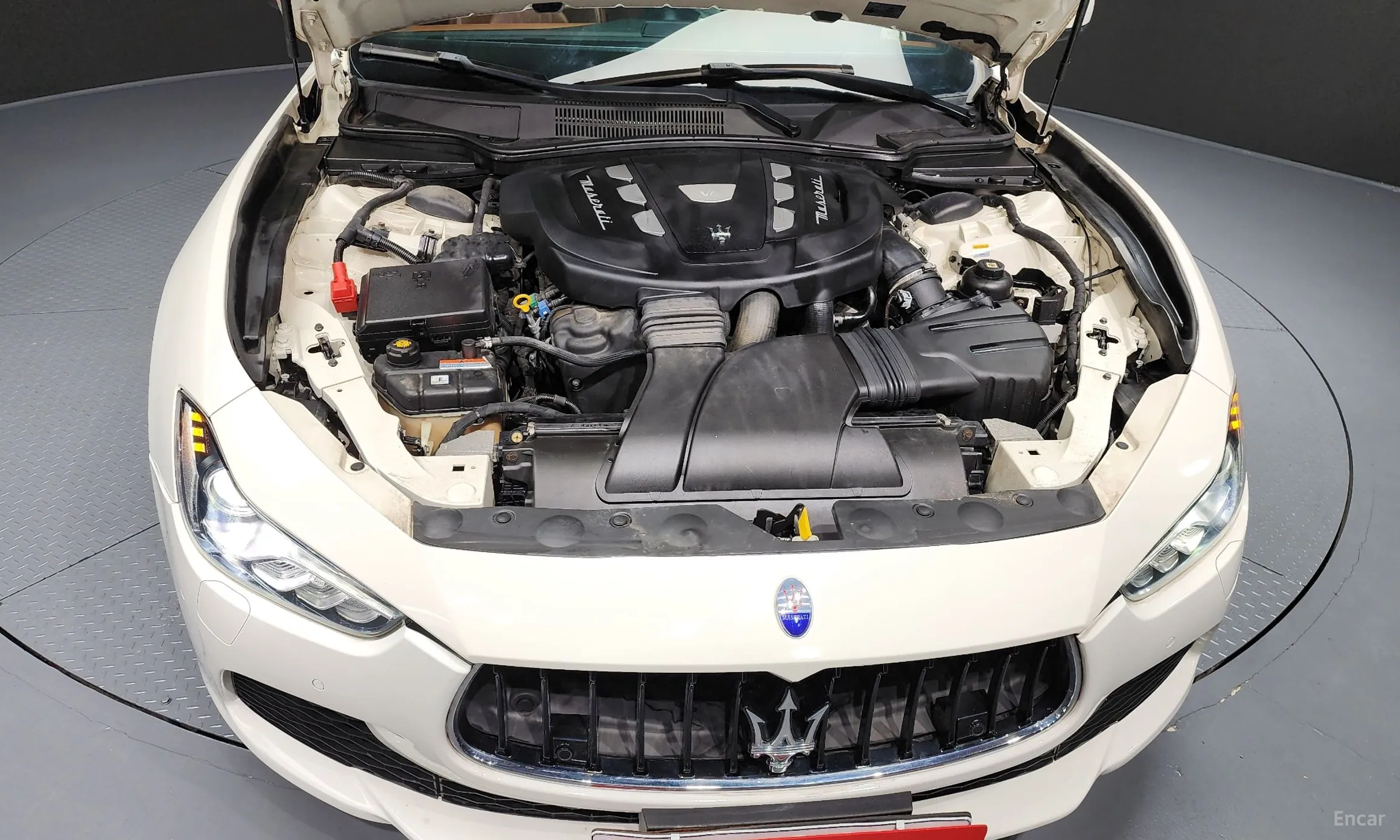 Maserati Ghibli превью 6
