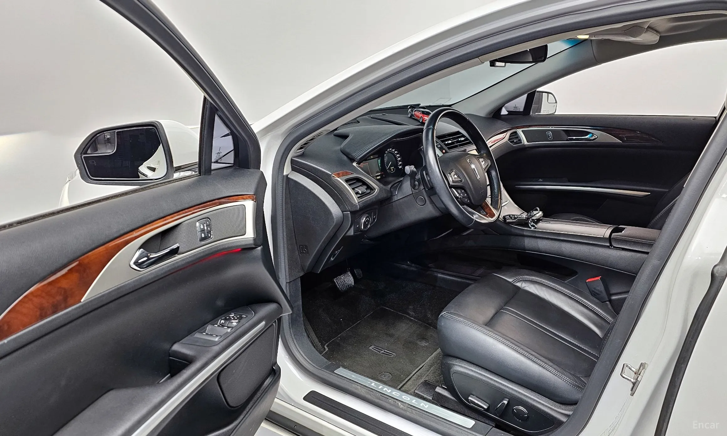 Lincoln New MKZ превью 11