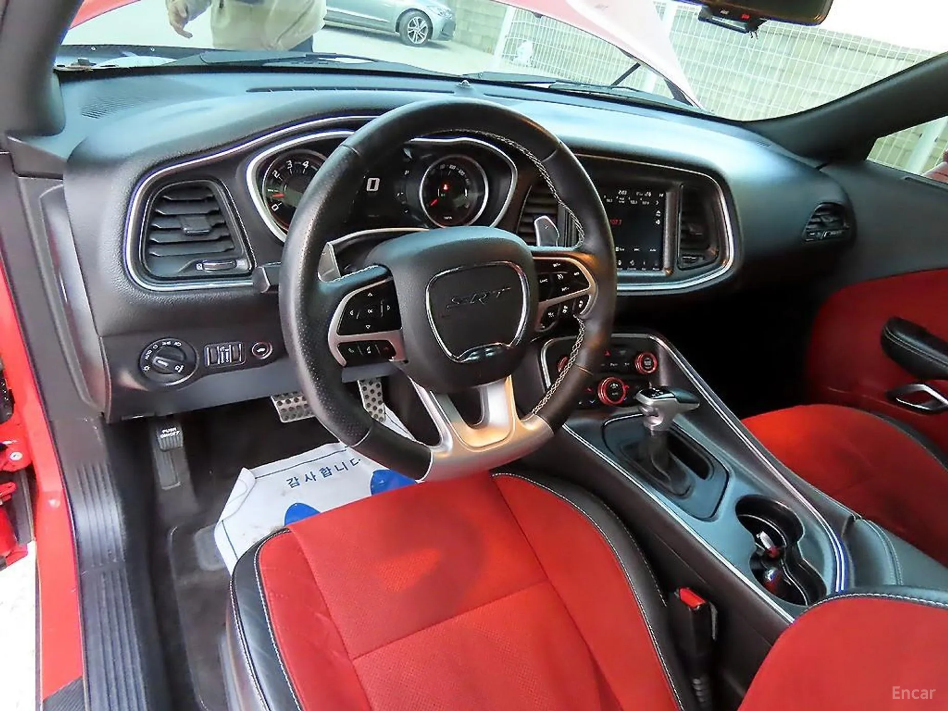 Dodge Challenger превью 10