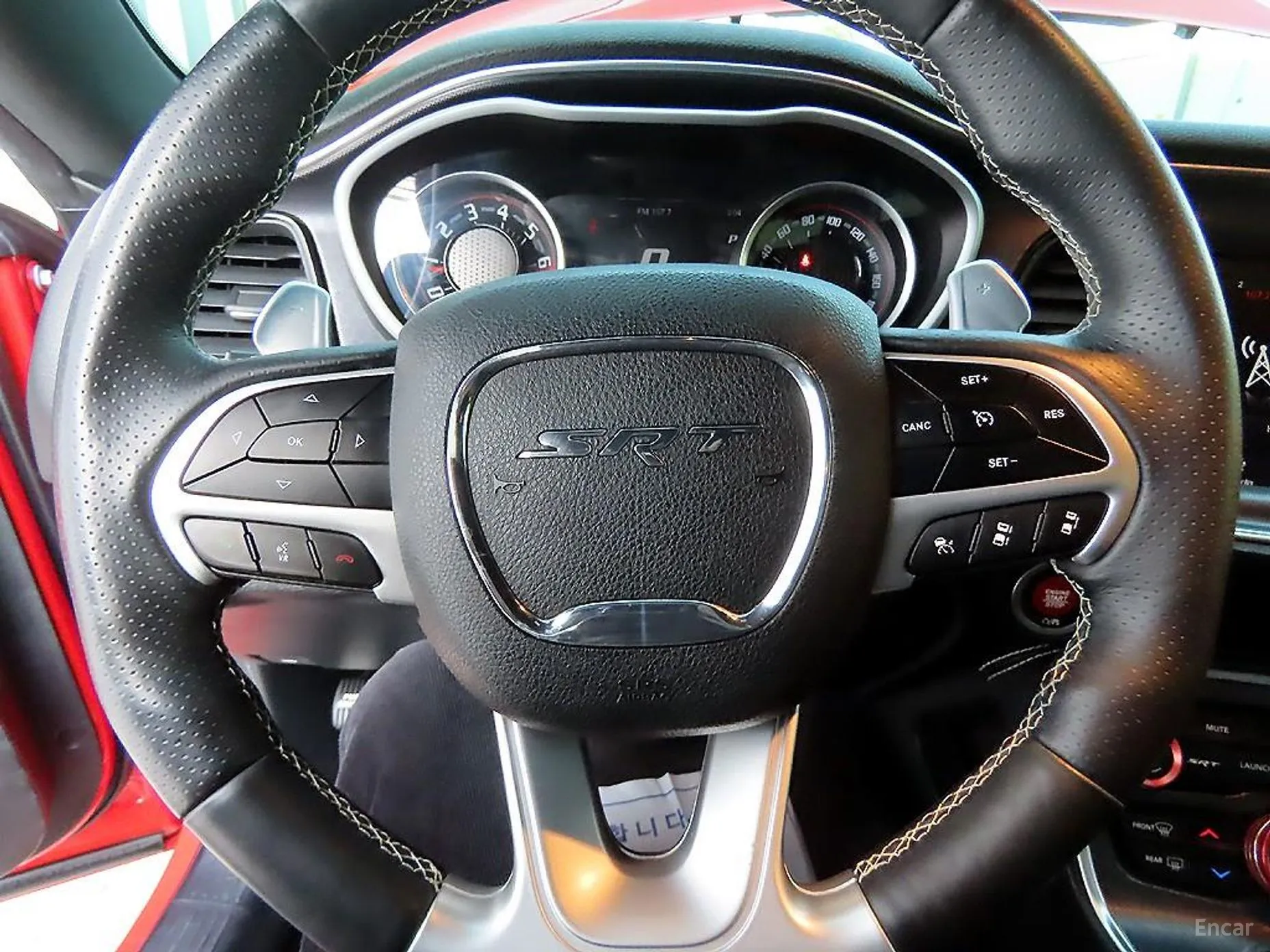 Dodge Challenger превью 11