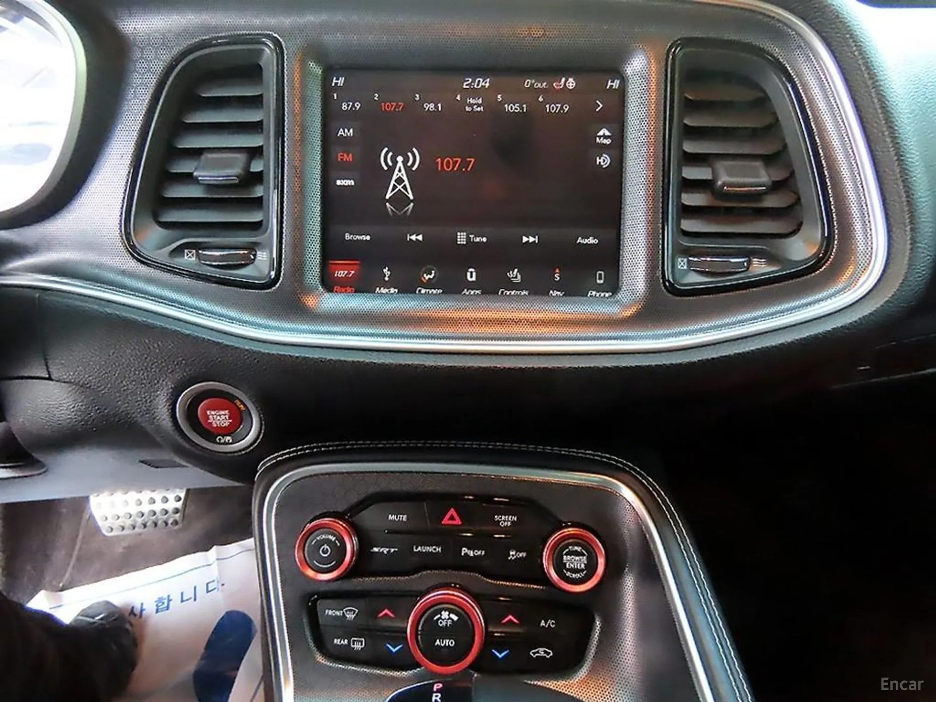 Dodge Challenger превью 13