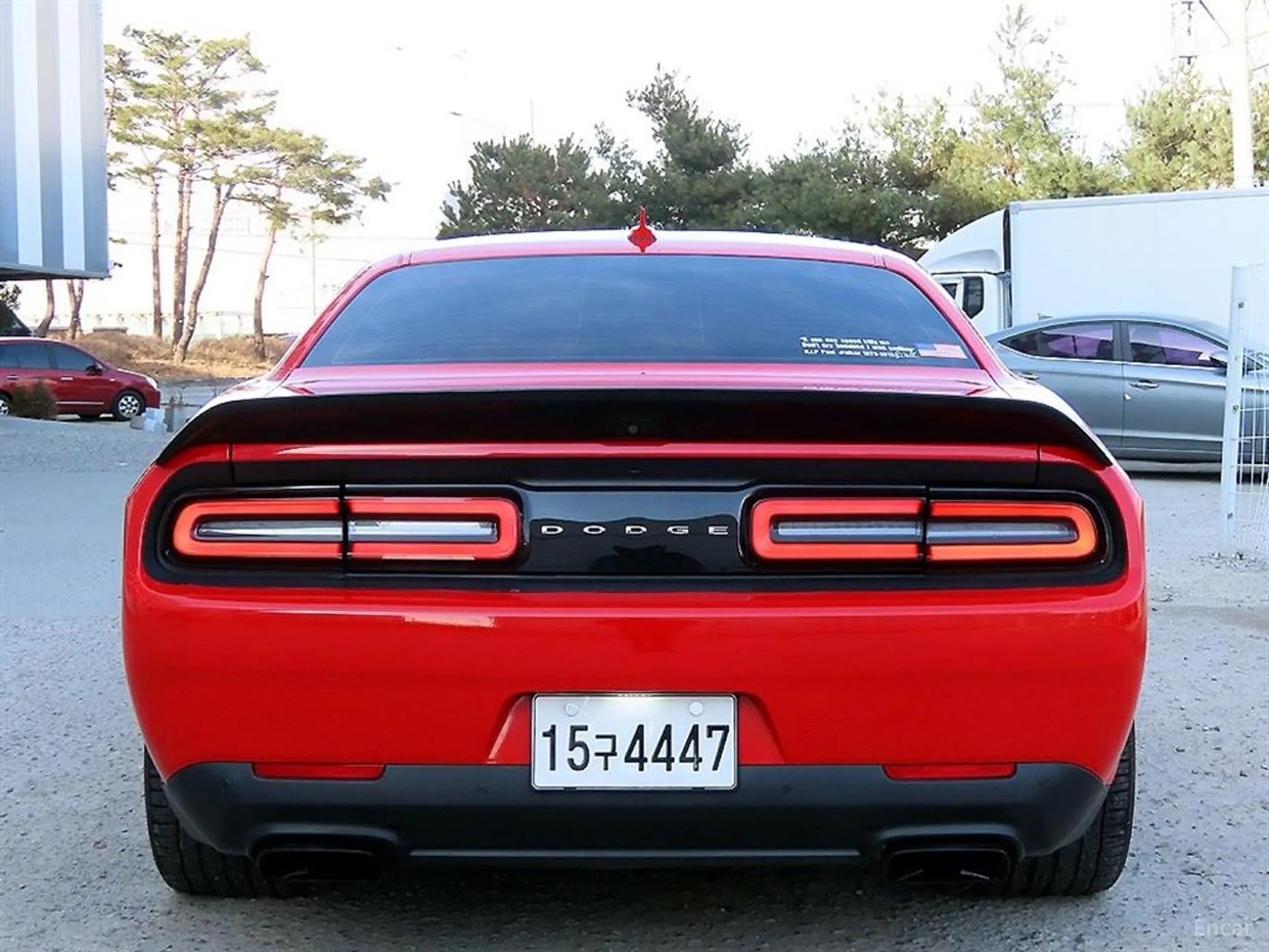 Dodge Challenger превью 4