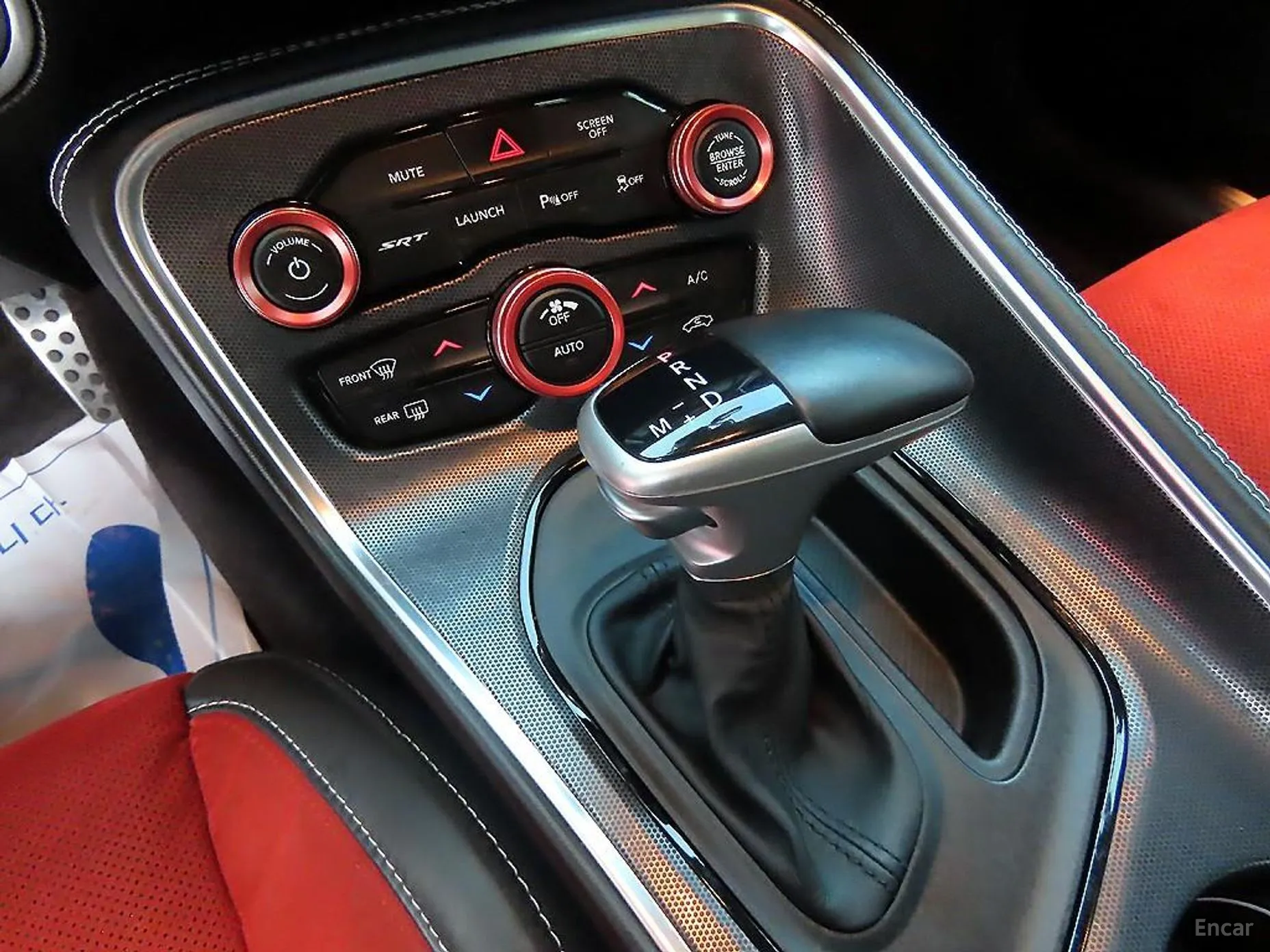 Dodge Challenger превью 9