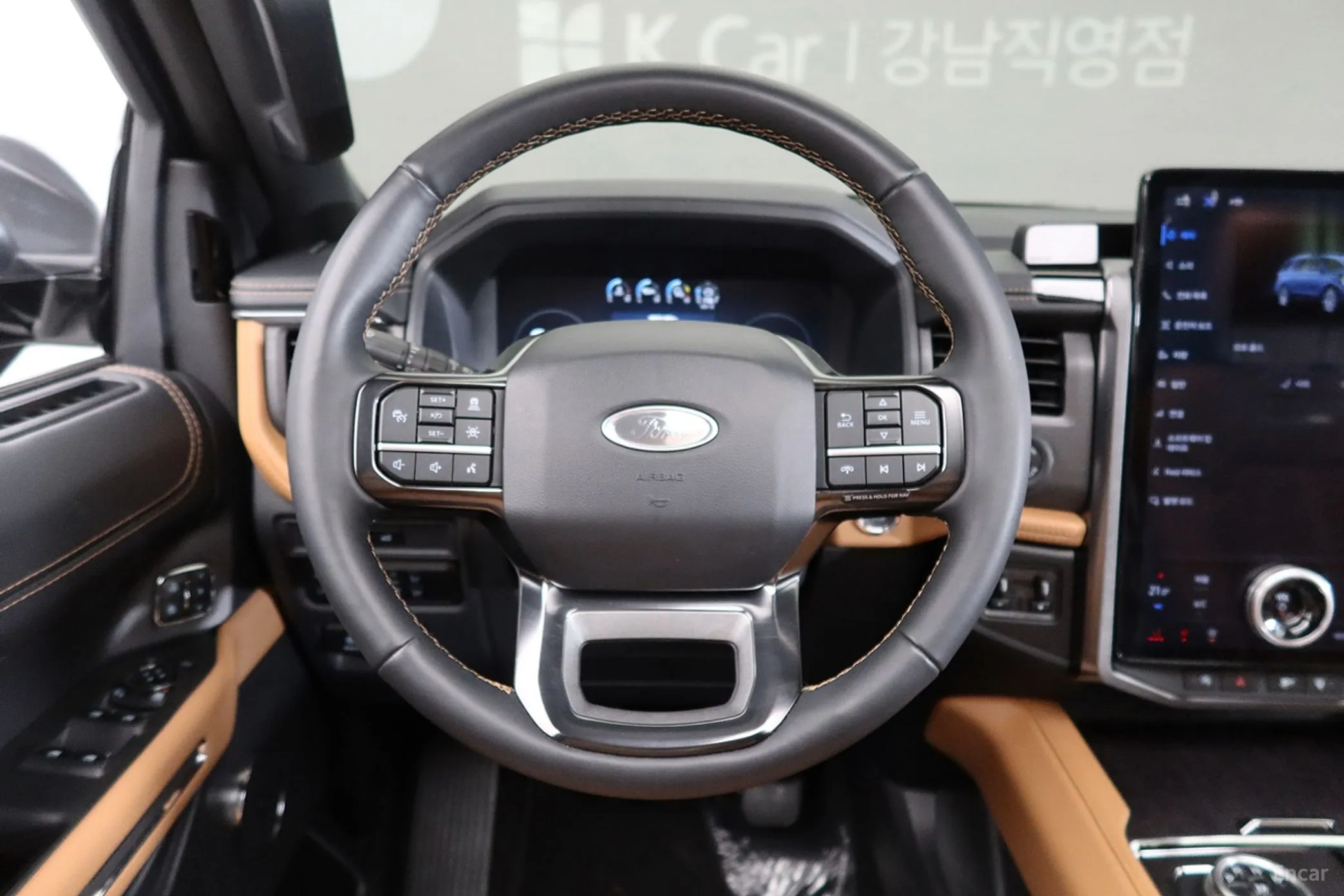 Ford Expedition превью 16
