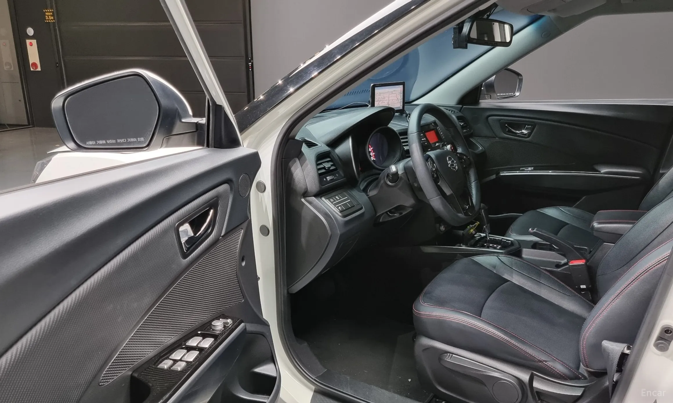 KG Mobility (SsangYong) Tivoli Air превью 10