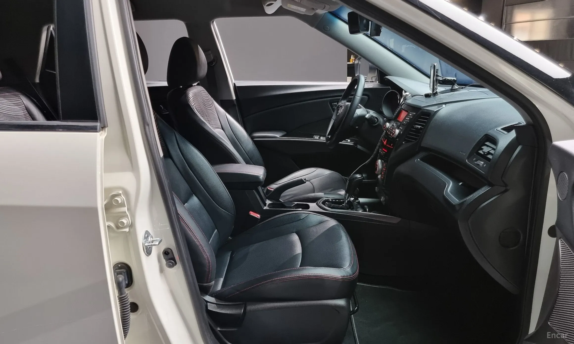 KG Mobility (SsangYong) Tivoli Air превью 11