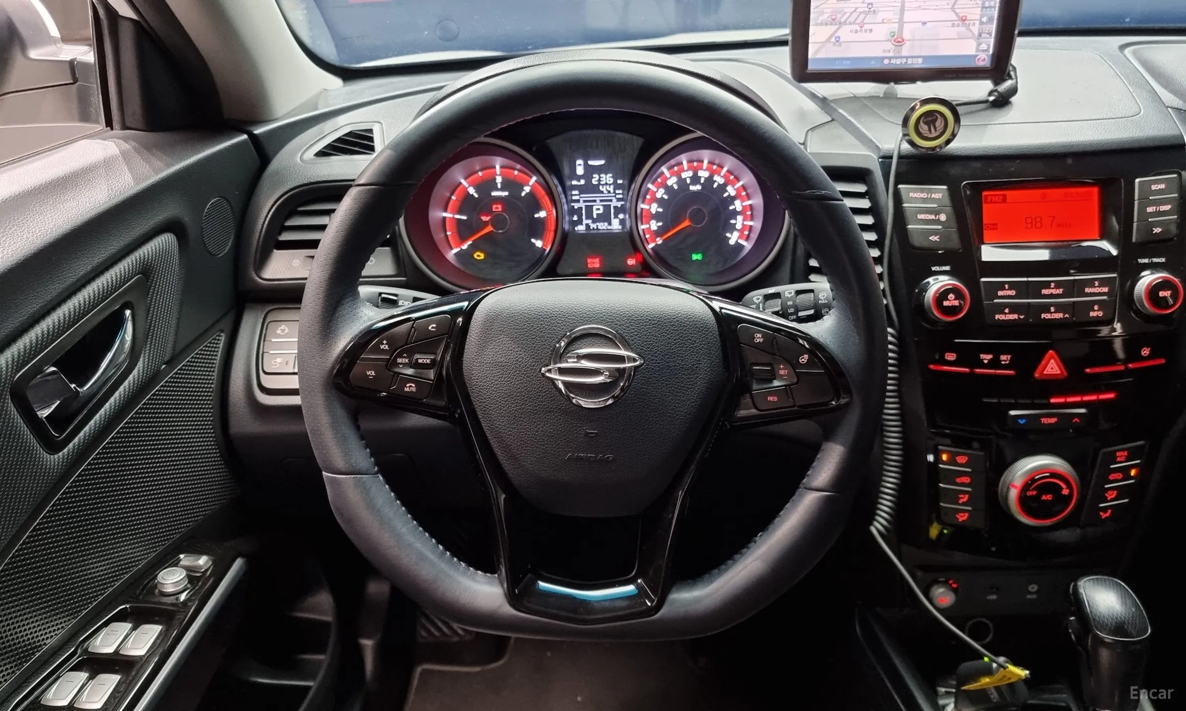KG Mobility (SsangYong) Tivoli Air превью 14