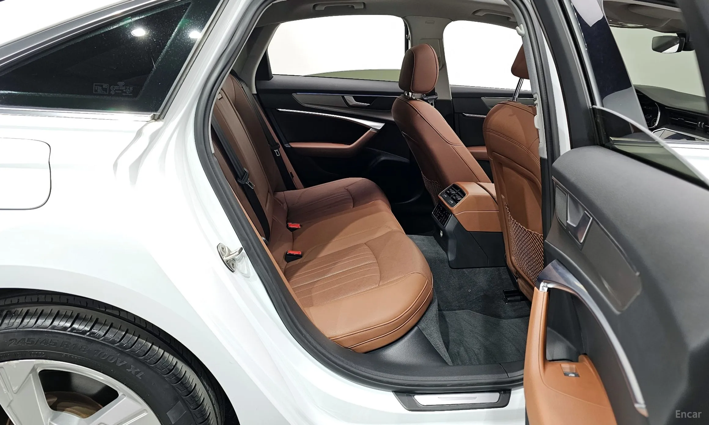 Audi A6 (C8) превью 12