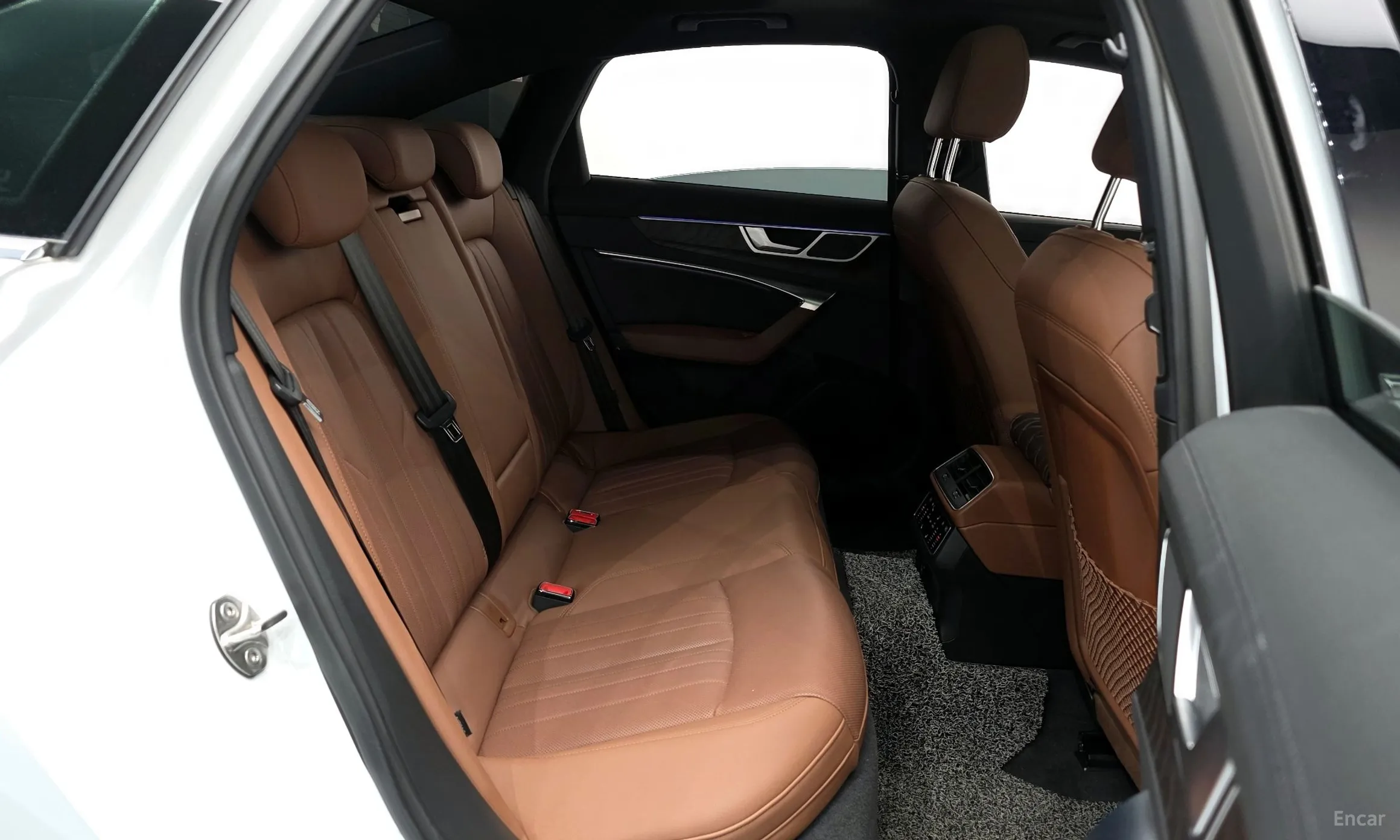 Audi A6 (C8) превью 12