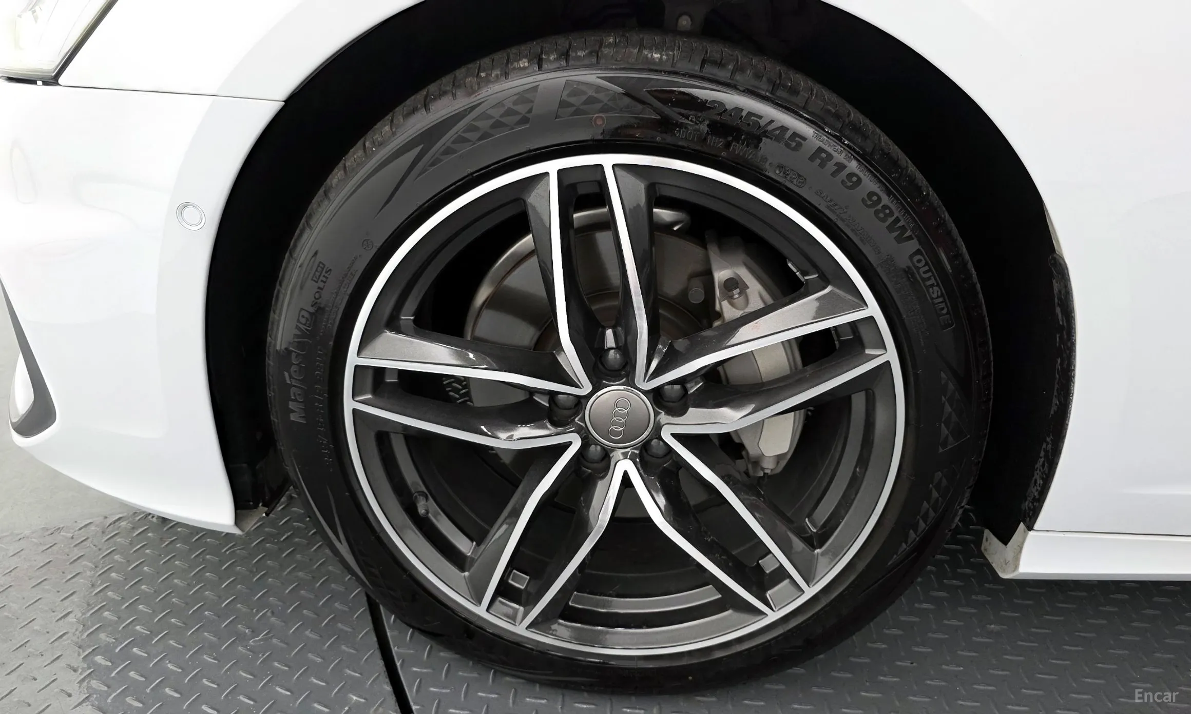 Audi A6 (C8) превью 5
