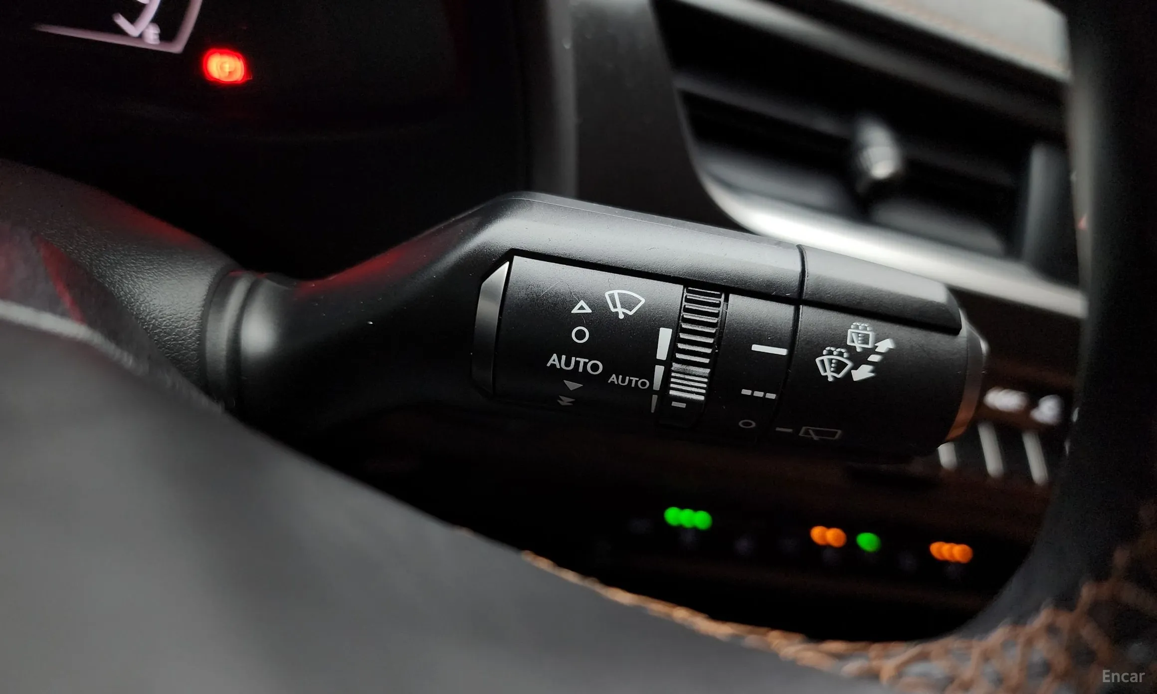 Lexus UX250h превью 19