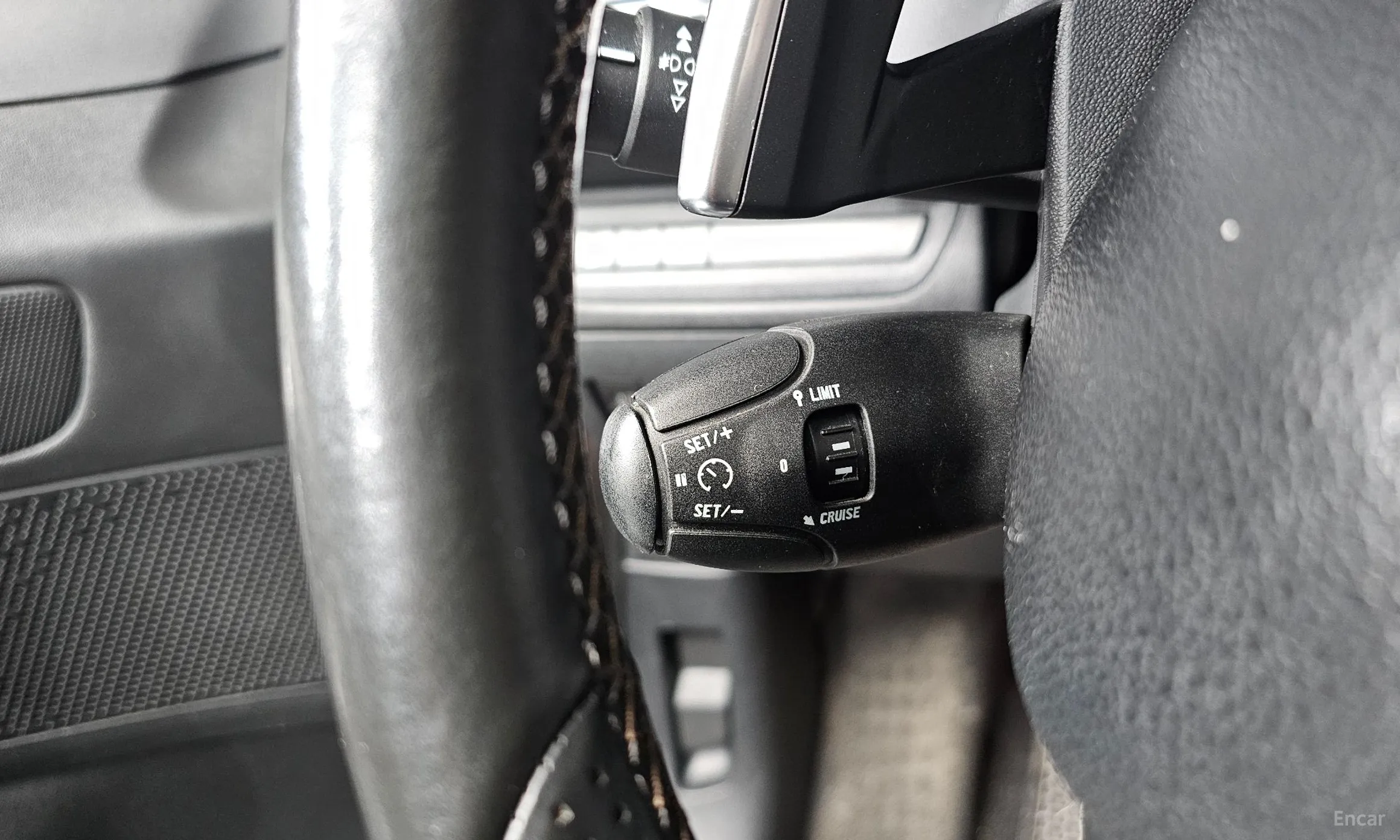Peugeot 208 превью 14