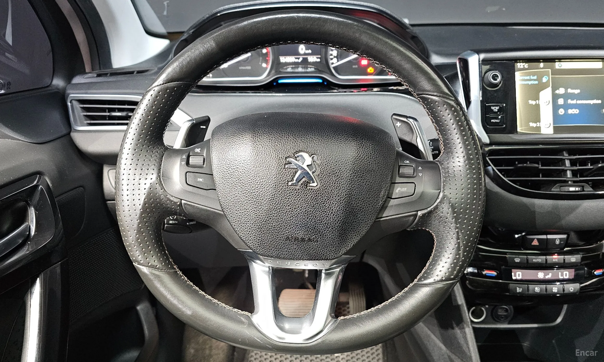 Peugeot 208 превью 15