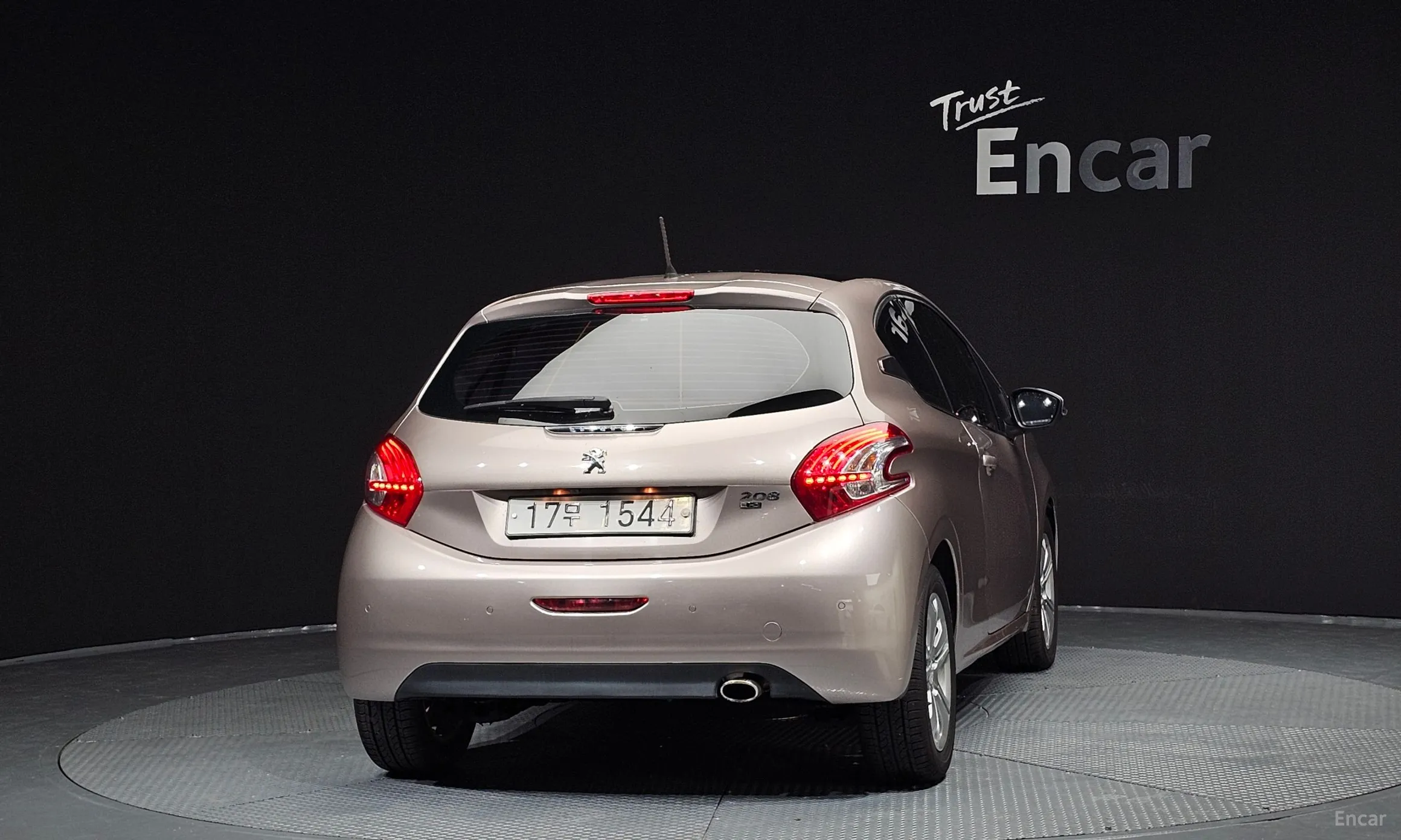 Peugeot 208 превью 4