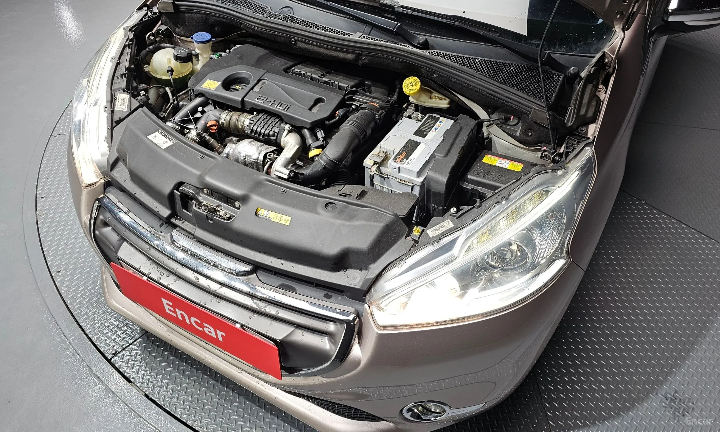 Peugeot 208 превью 6