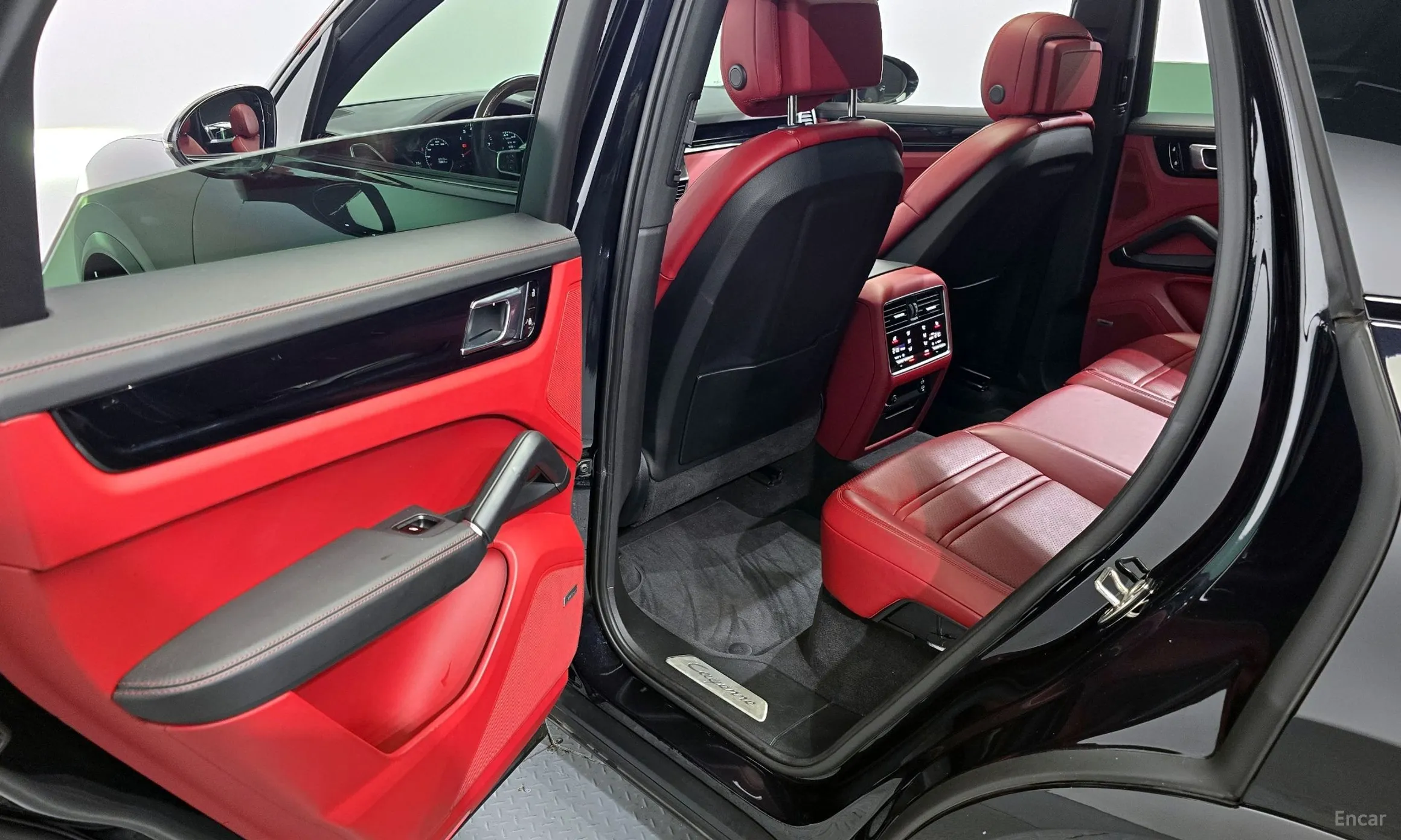 Porsche Cayenne (PO536) превью 11