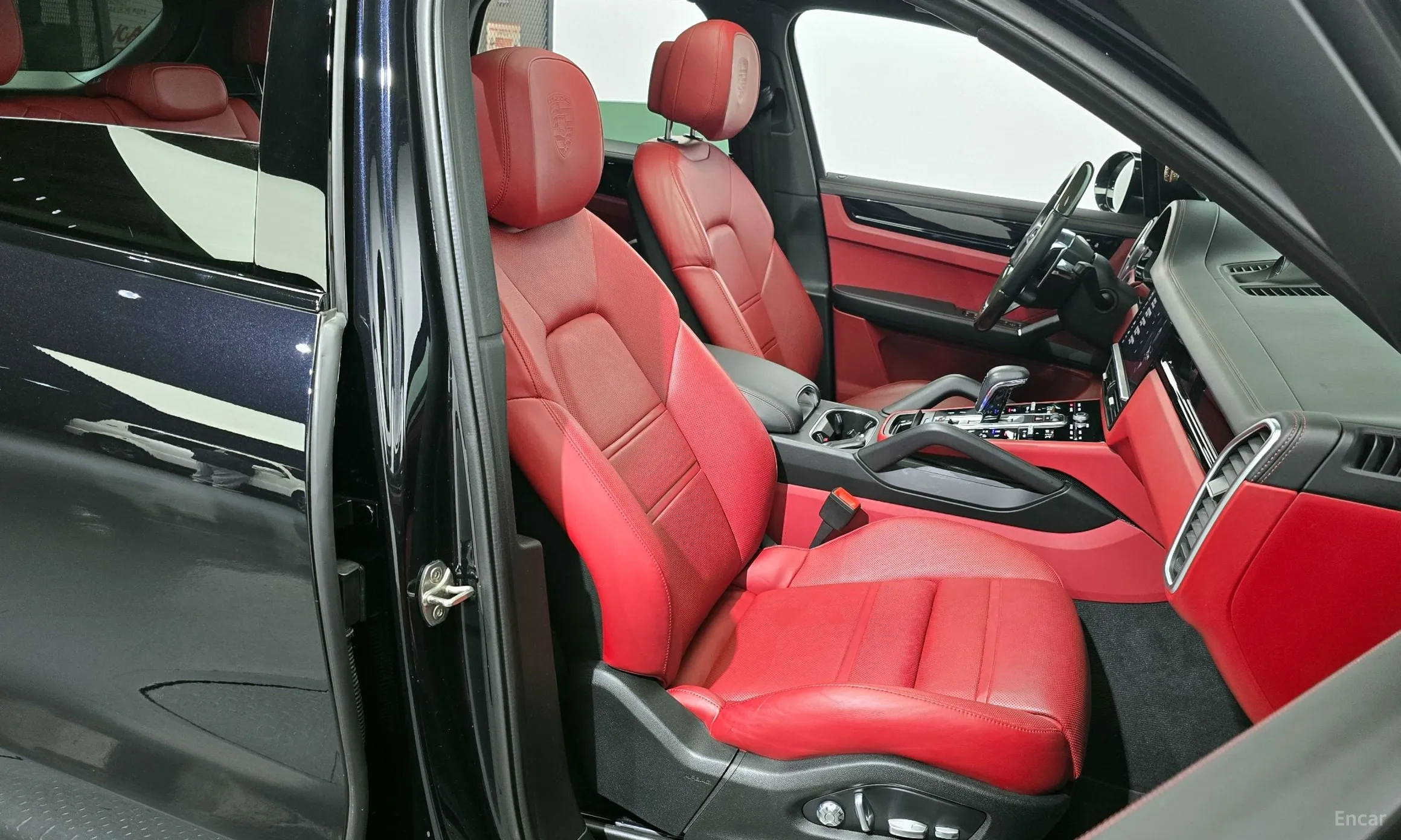 Porsche Cayenne (PO536) превью 12