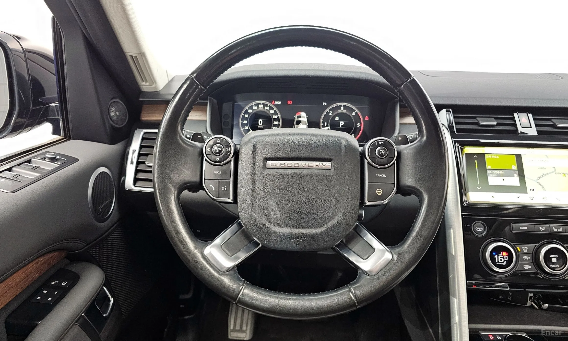 Land Rover Discovery 5 превью 13