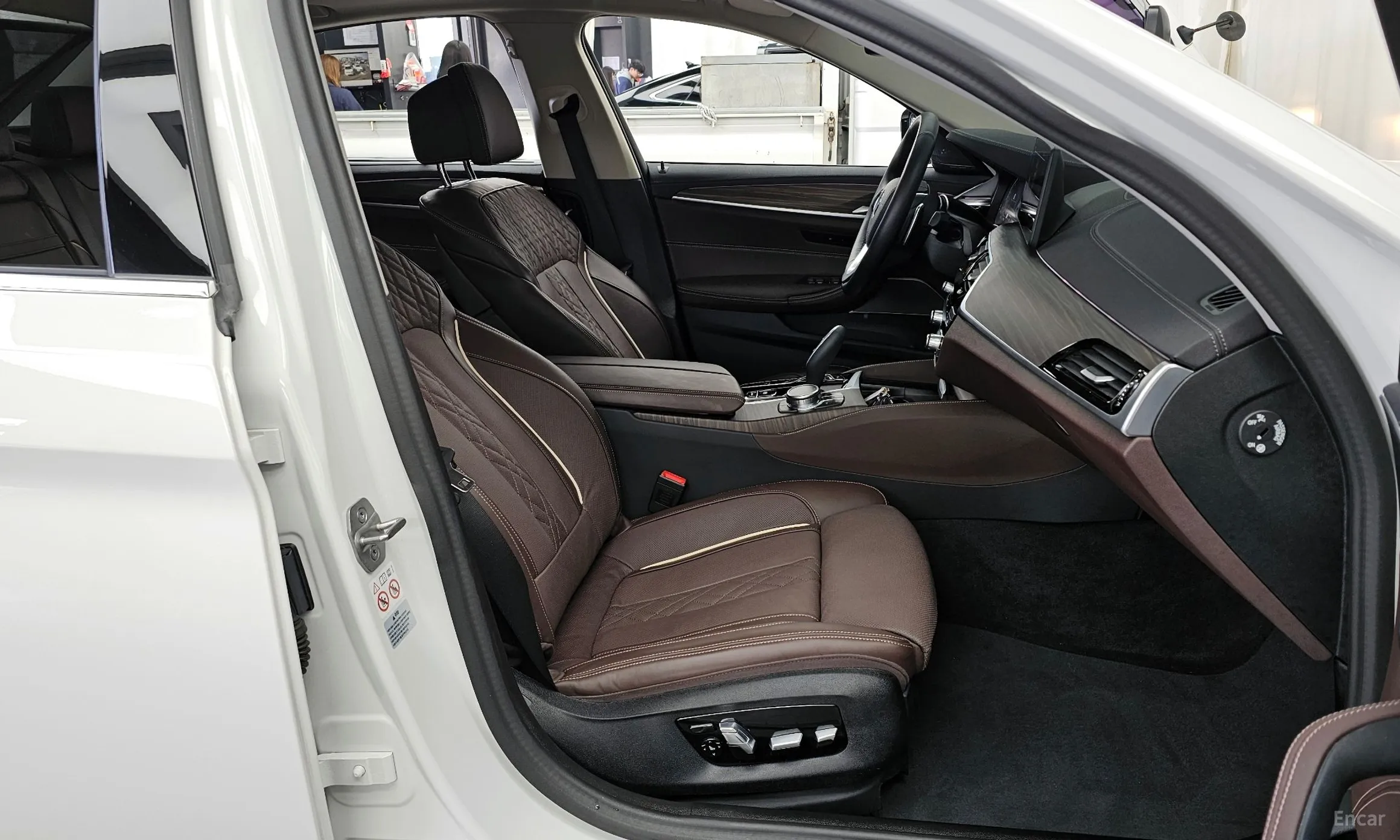 BMW 5 Series (G30) превью 11