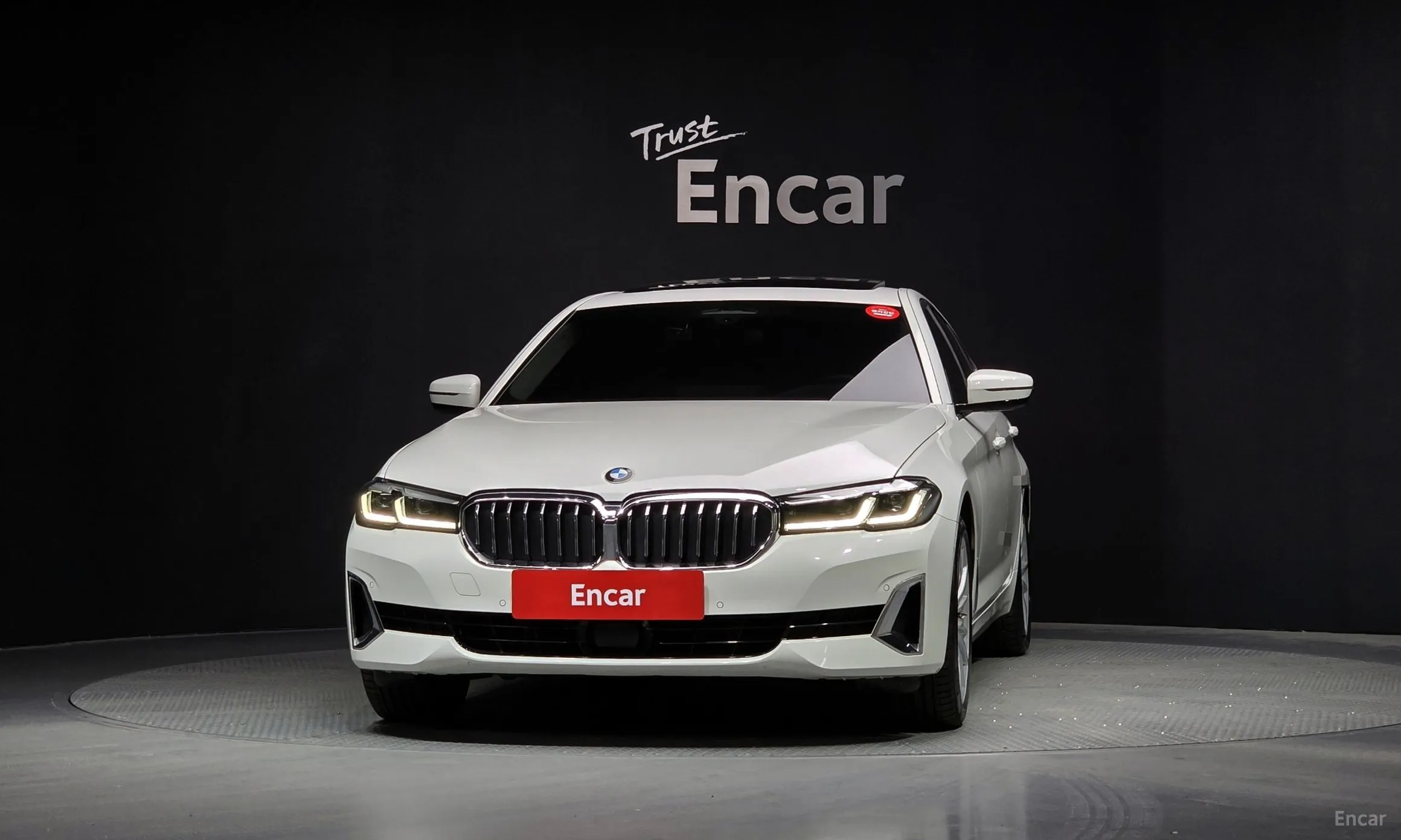 BMW 5 Series (G30) превью 3