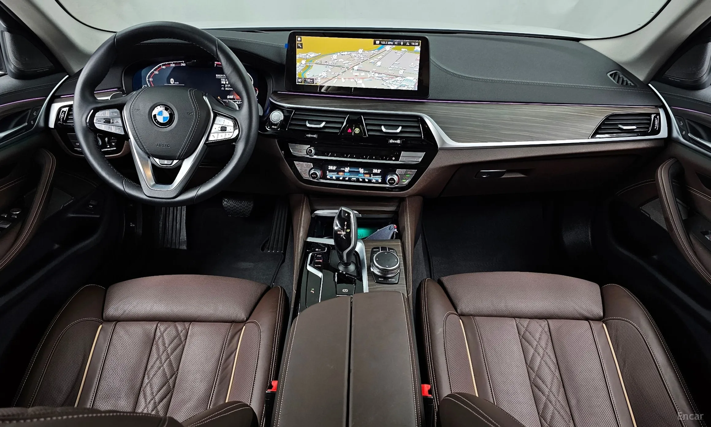 BMW 5 Series (G30) превью 7