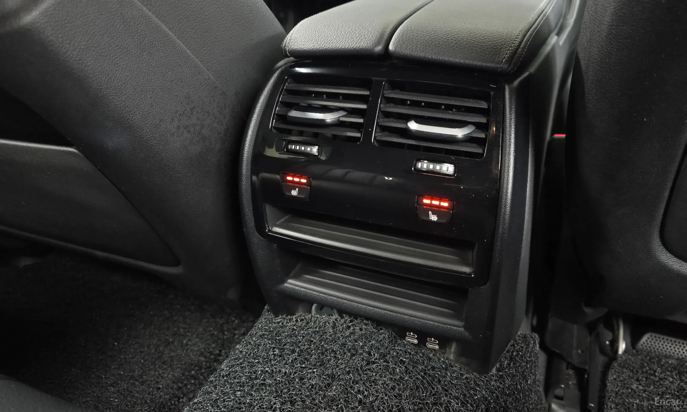 BMW 5 Series (G30) превью 19