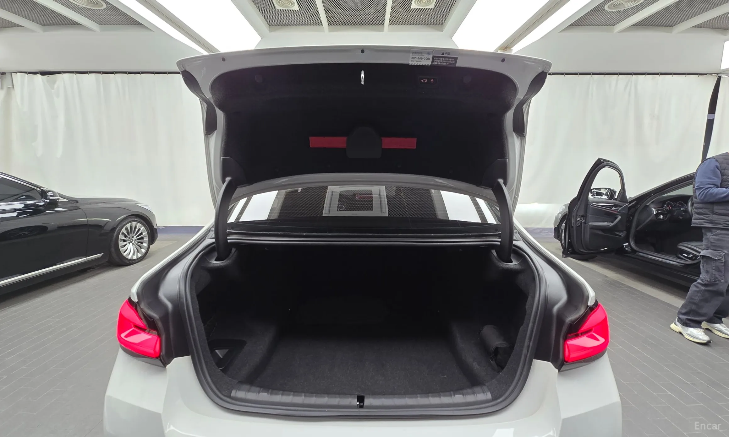 BMW 5 Series (G30) превью 20
