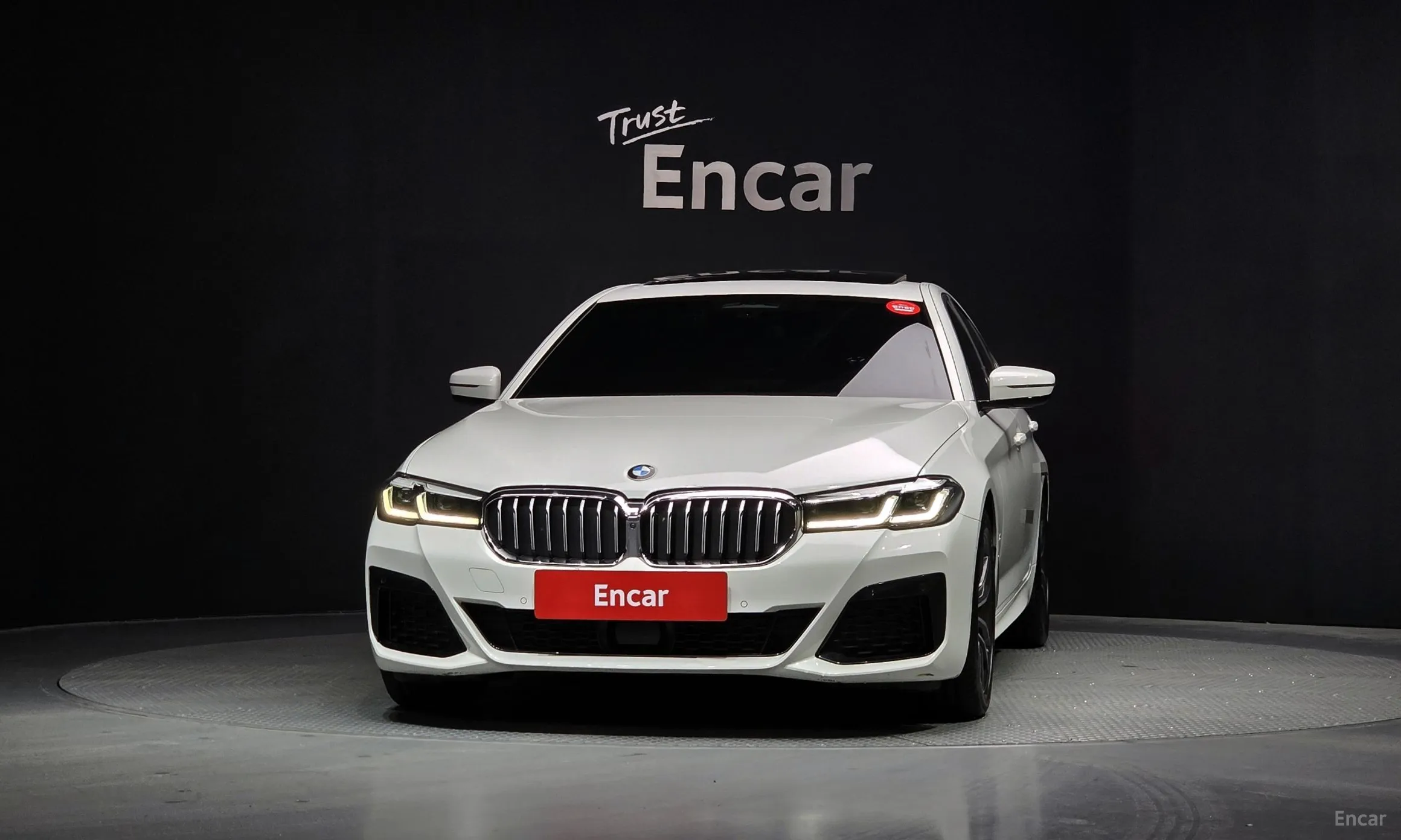 BMW 5 Series (G30) превью 3
