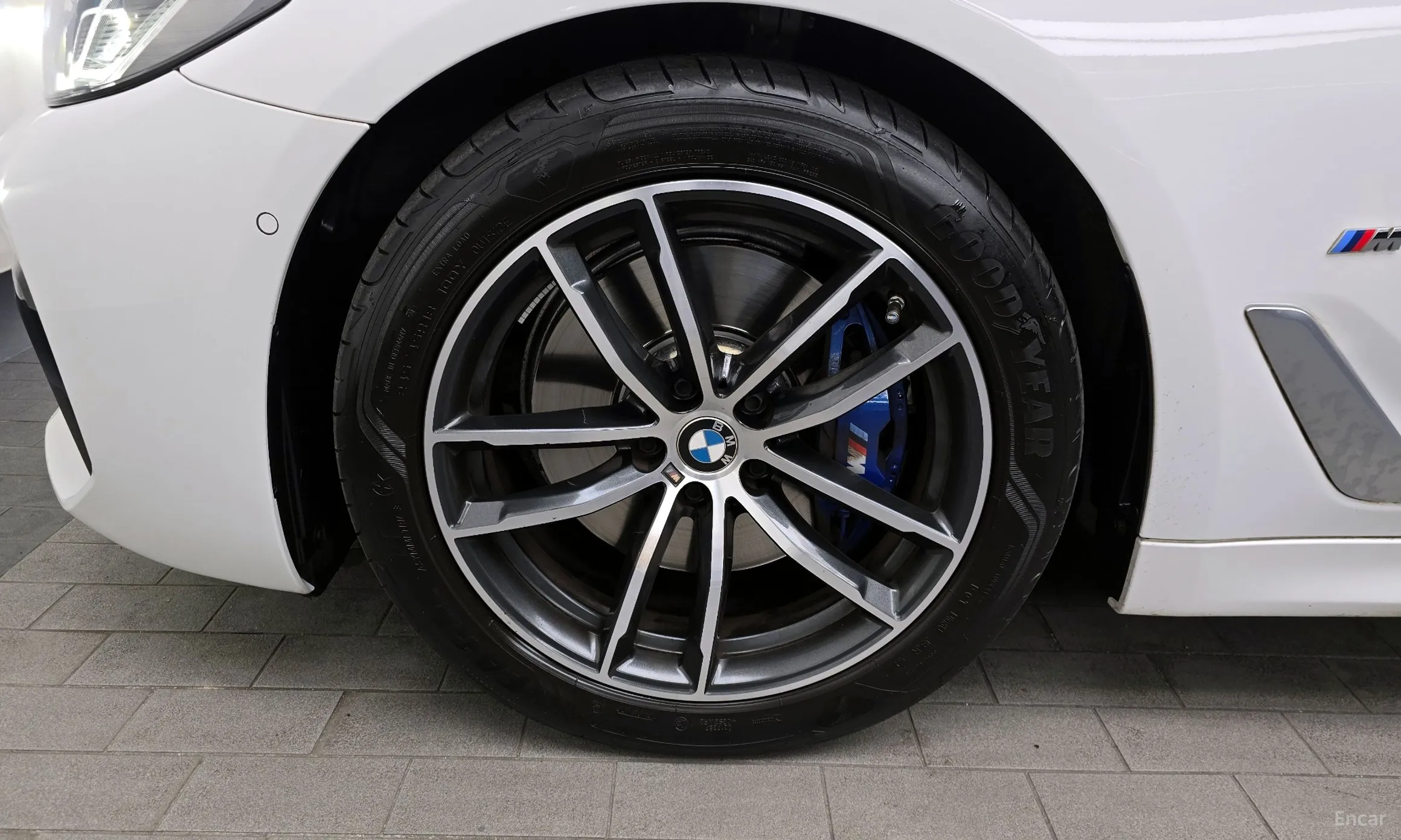 BMW 5 Series (G30) превью 5