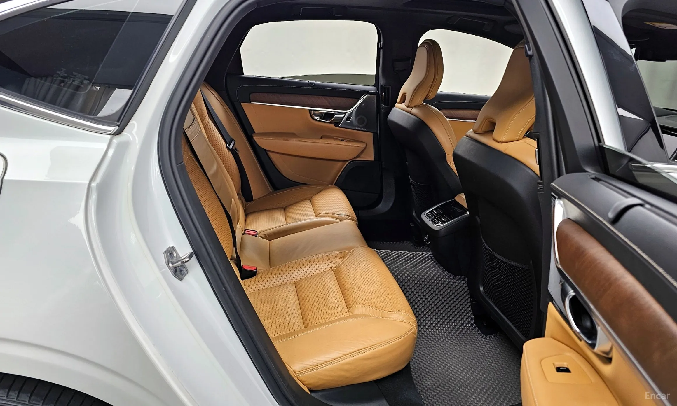 Volvo S90 превью 12