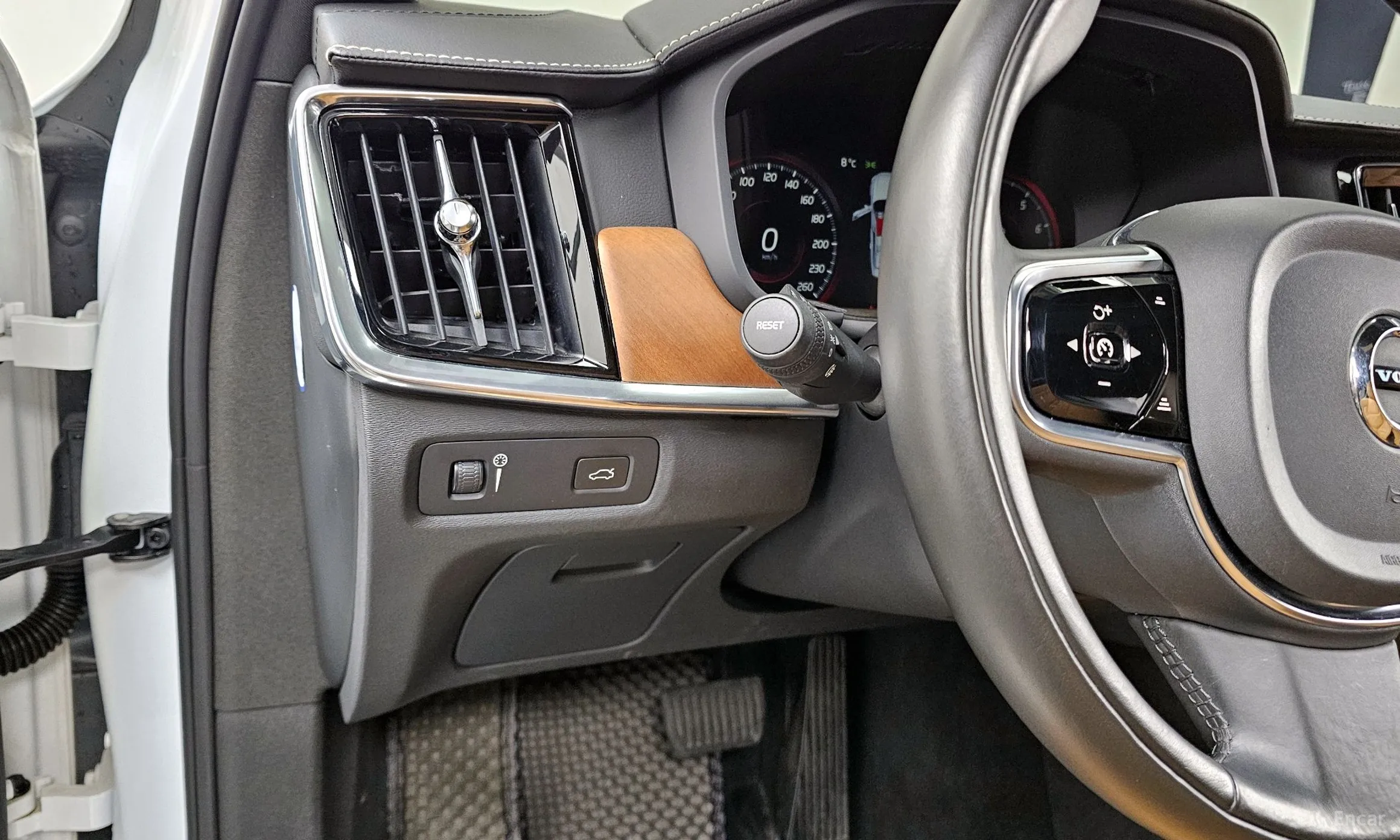 Volvo S90 превью 16