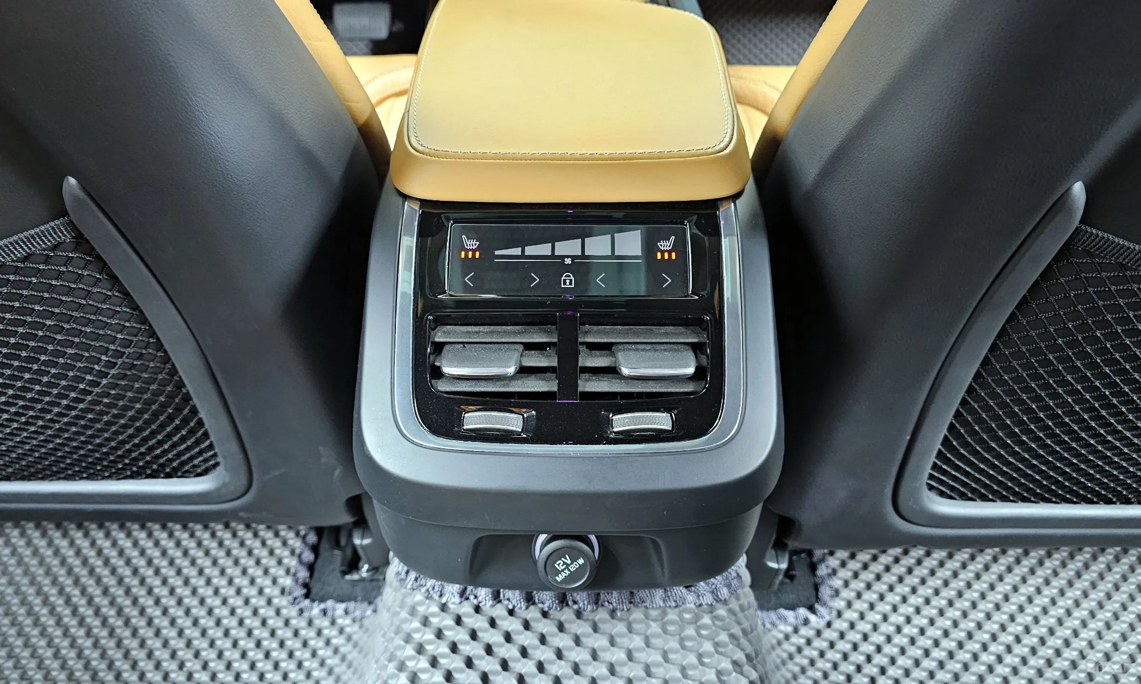 Volvo S90 превью 18