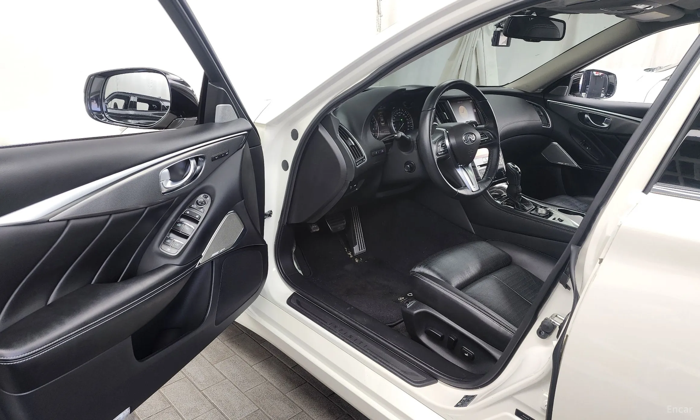 Infiniti Q50 превью 10