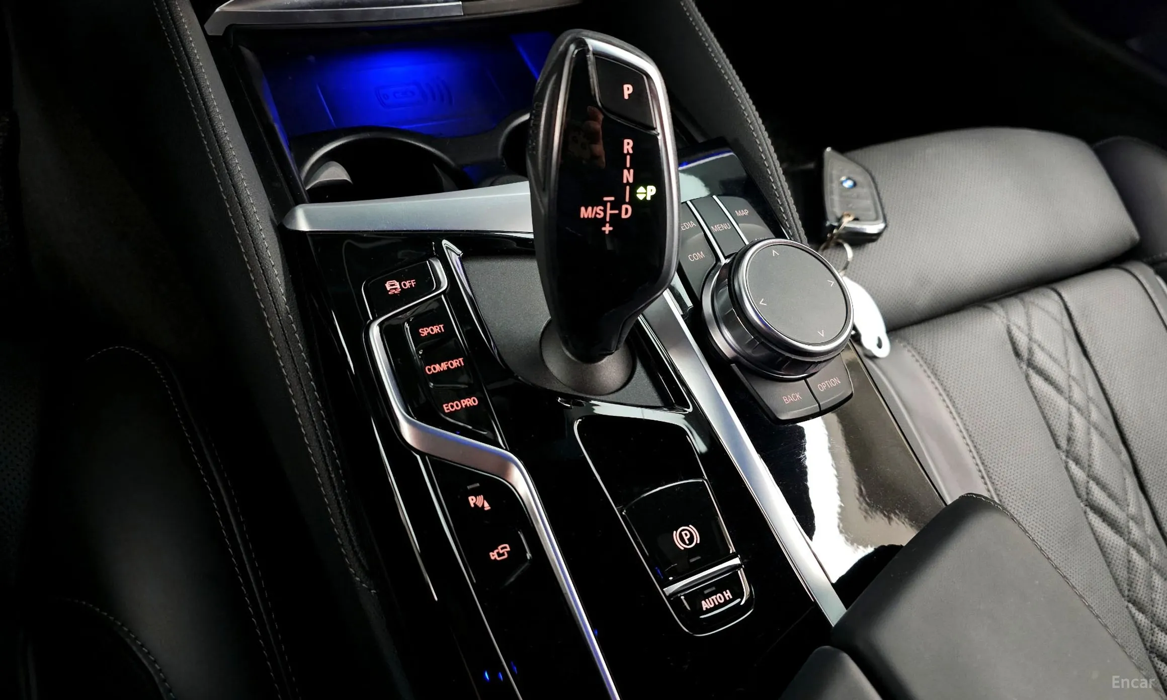 BMW 5 Series (G30) превью 12