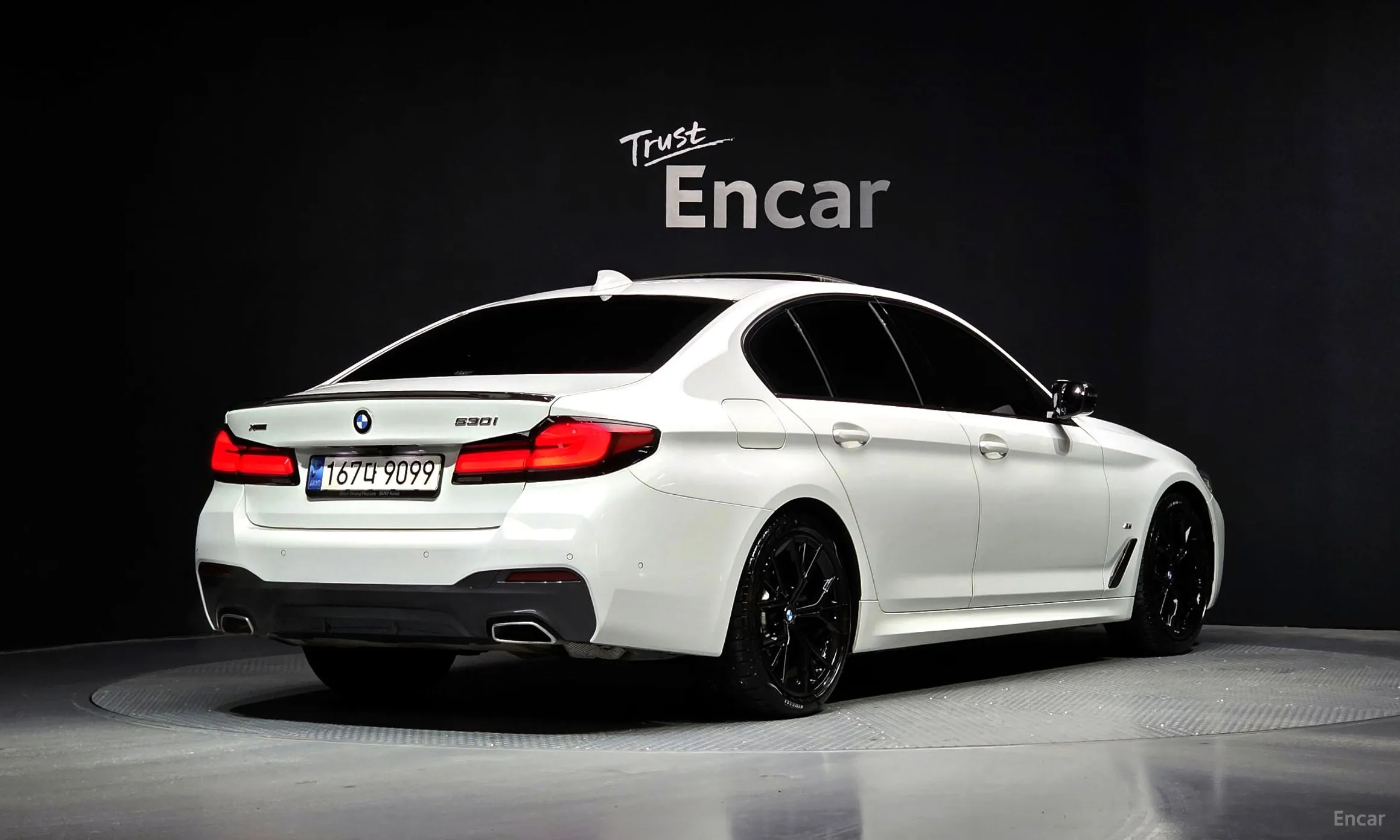 BMW 5 Series (G30) превью 2