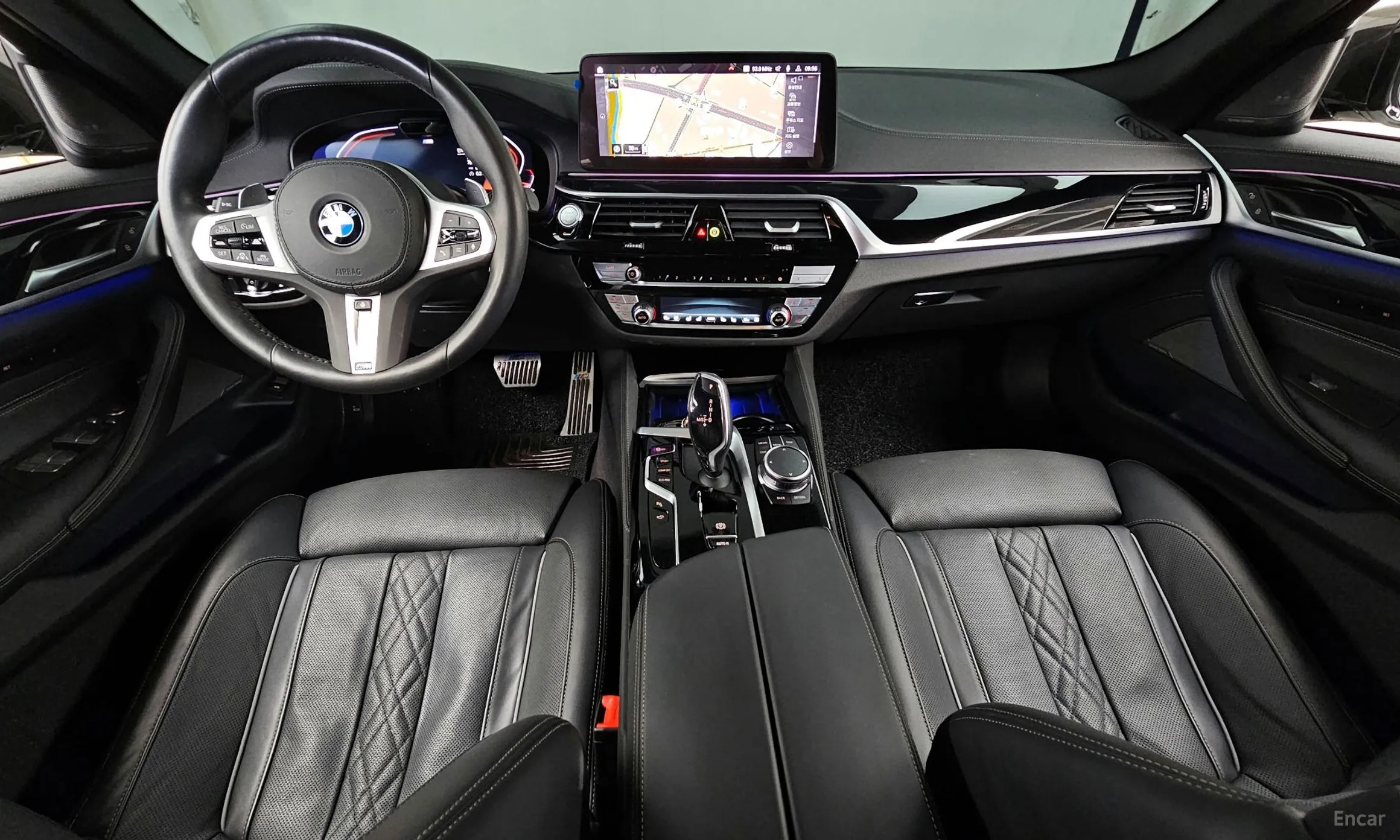 BMW 5 Series (G30) превью 7