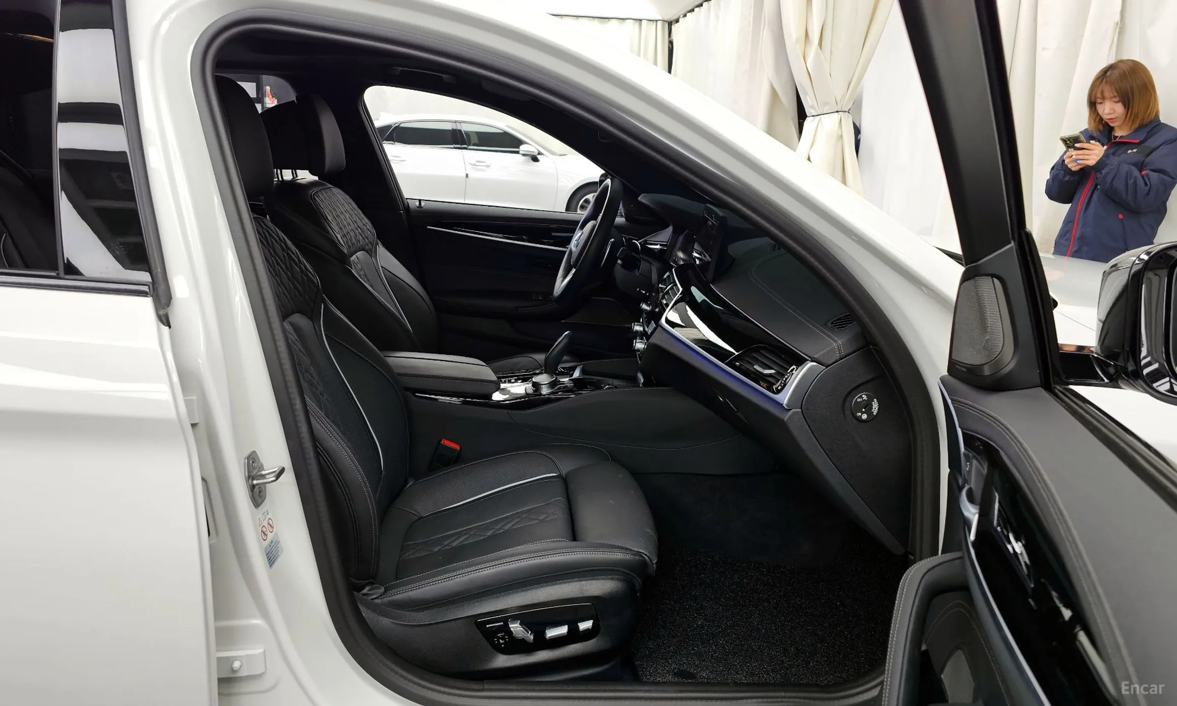 BMW 5 Series (G30) превью 9