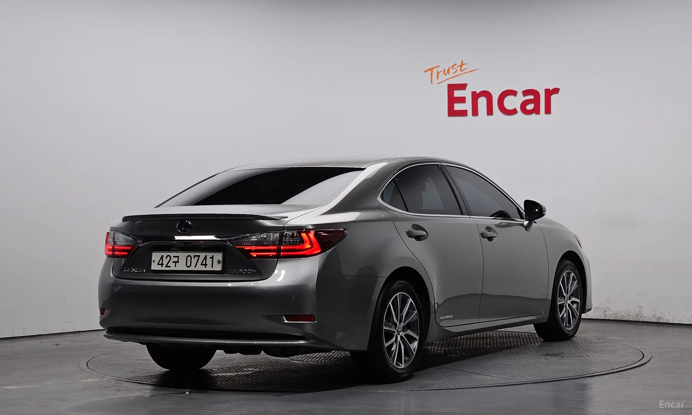 Lexus New ES300h