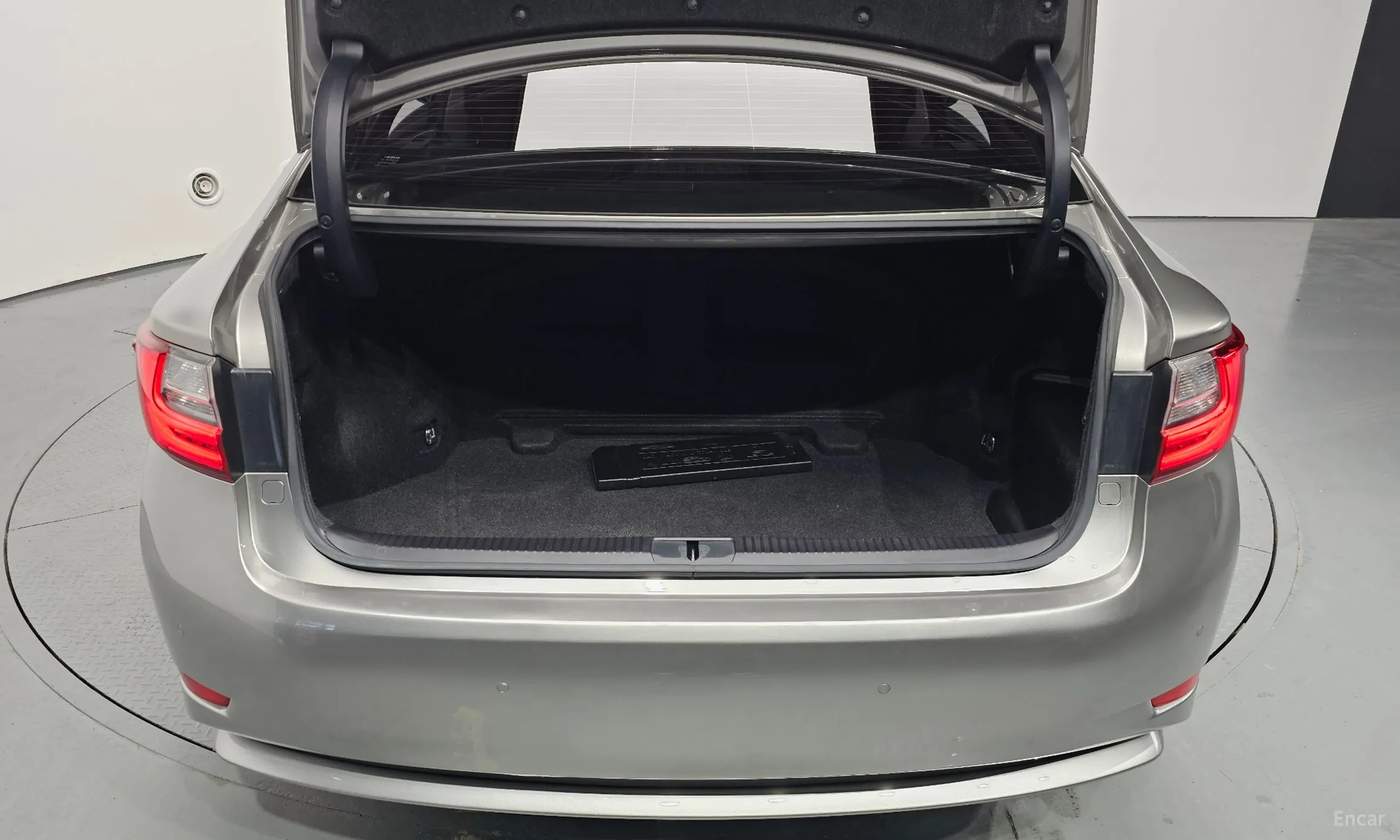 Lexus New ES300h превью 20