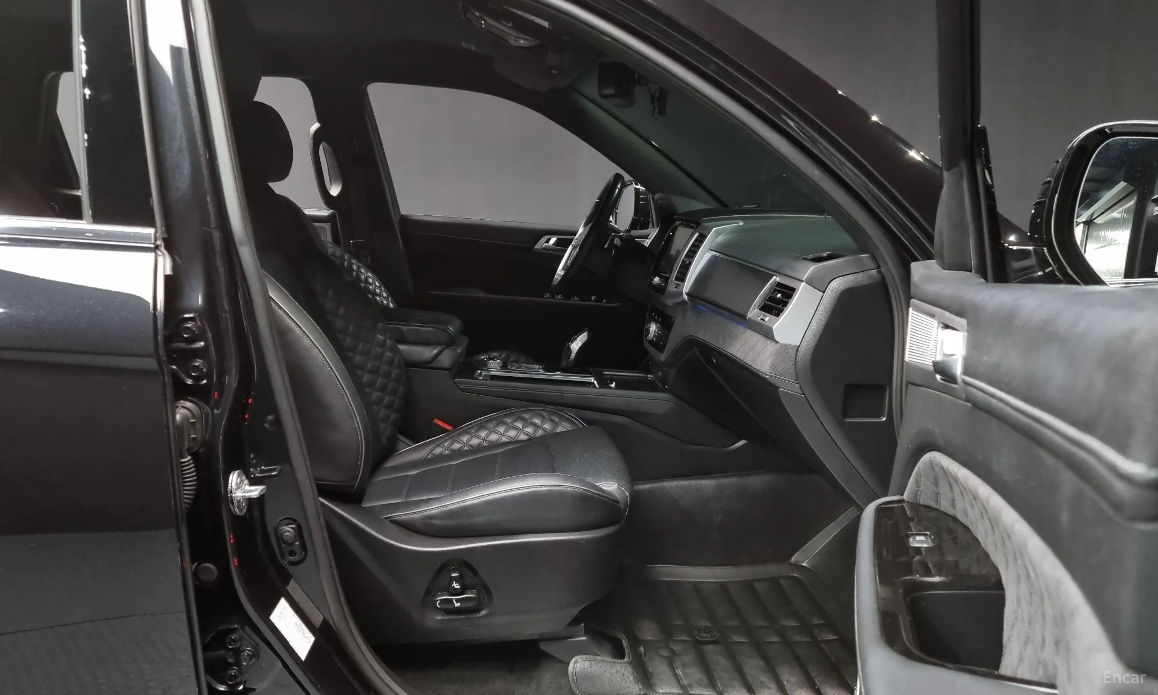 KG Mobility (SsangYong) Rexton превью 11