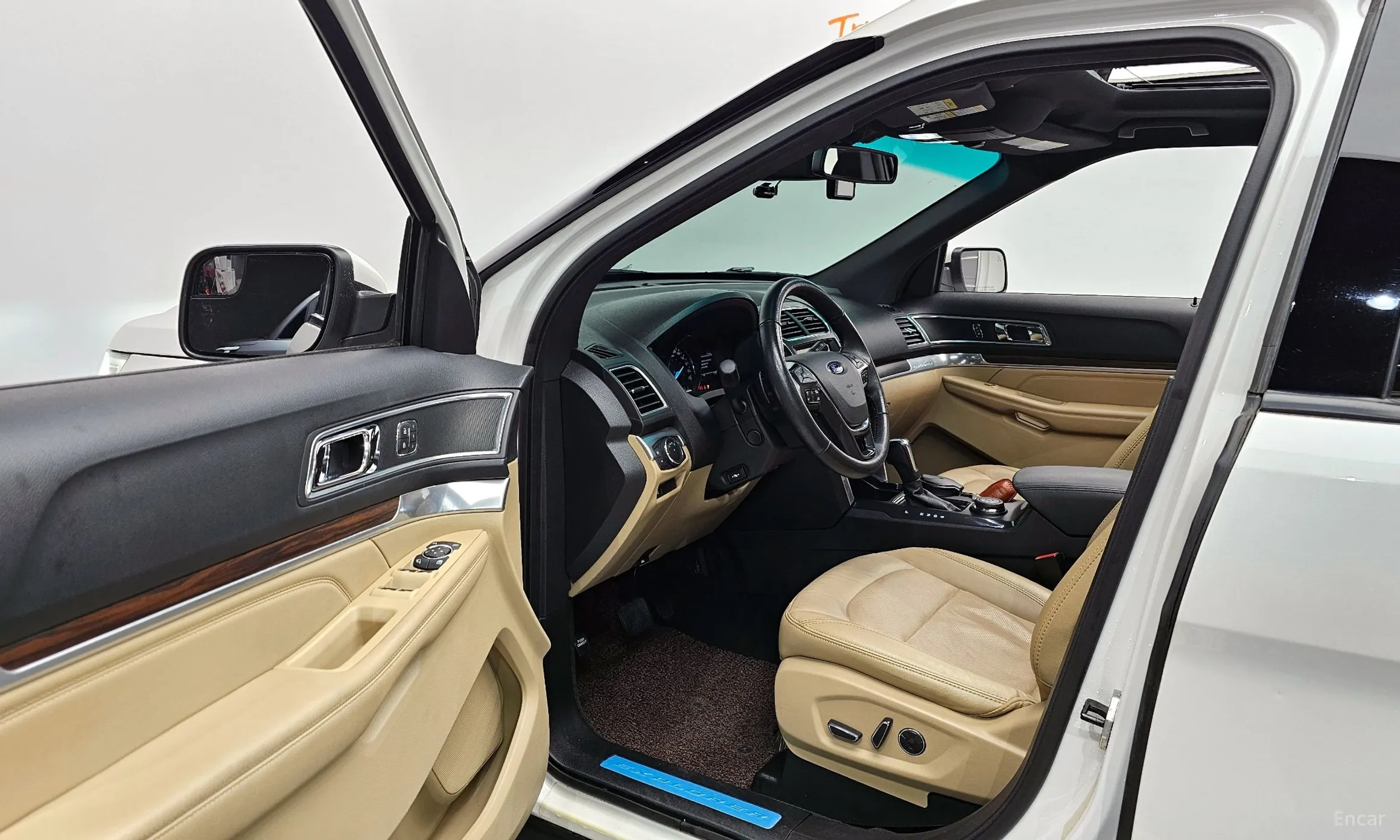 Ford Explorer превью 10
