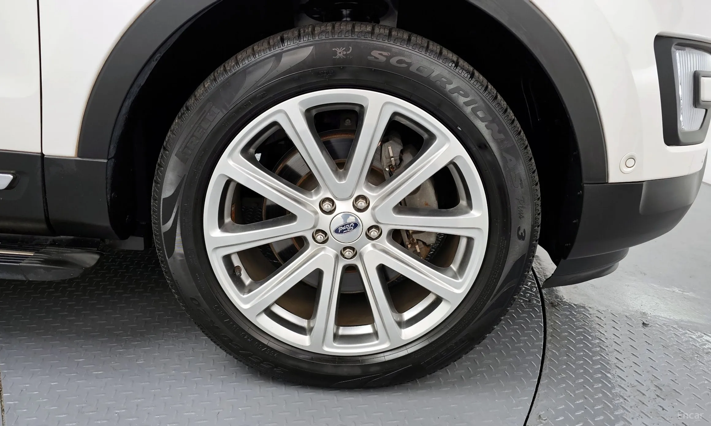 Ford Explorer превью 5