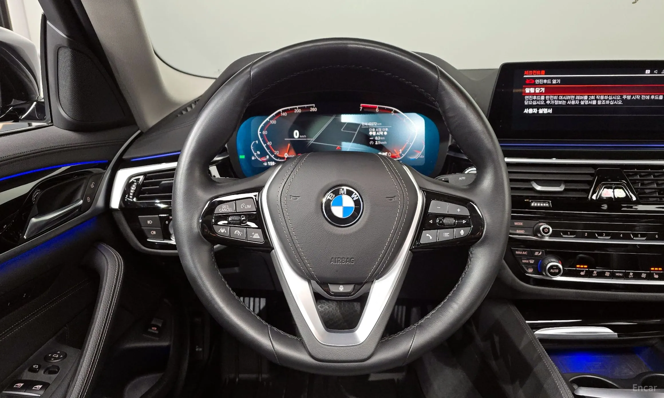 BMW 5 Series (G30) превью 13