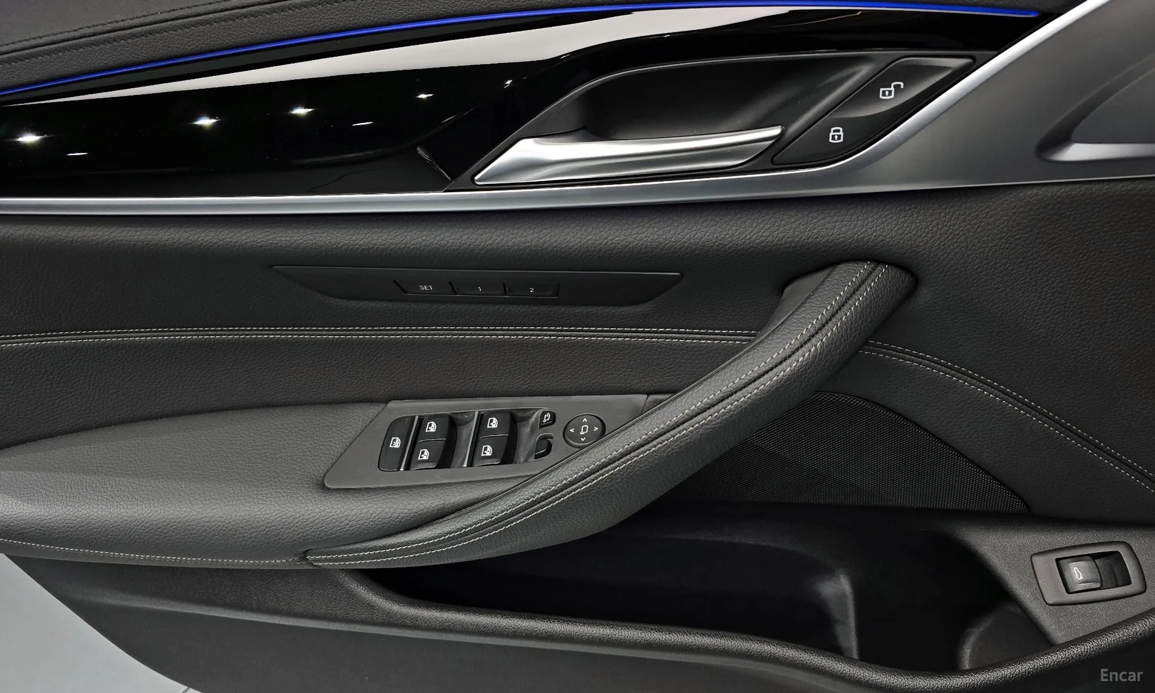 BMW 5 Series (G30) превью 18
