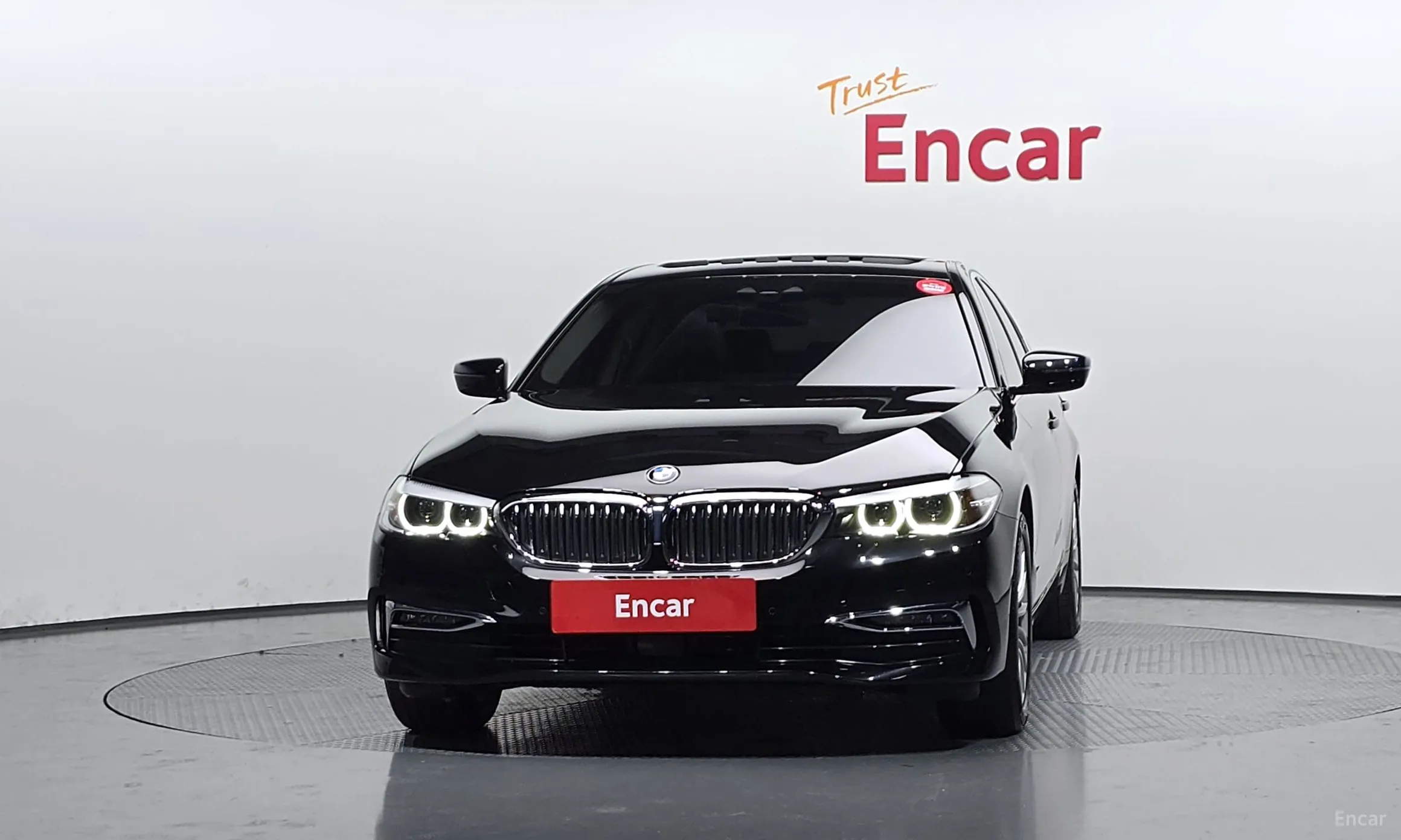 BMW 5 Series (G30) превью 3