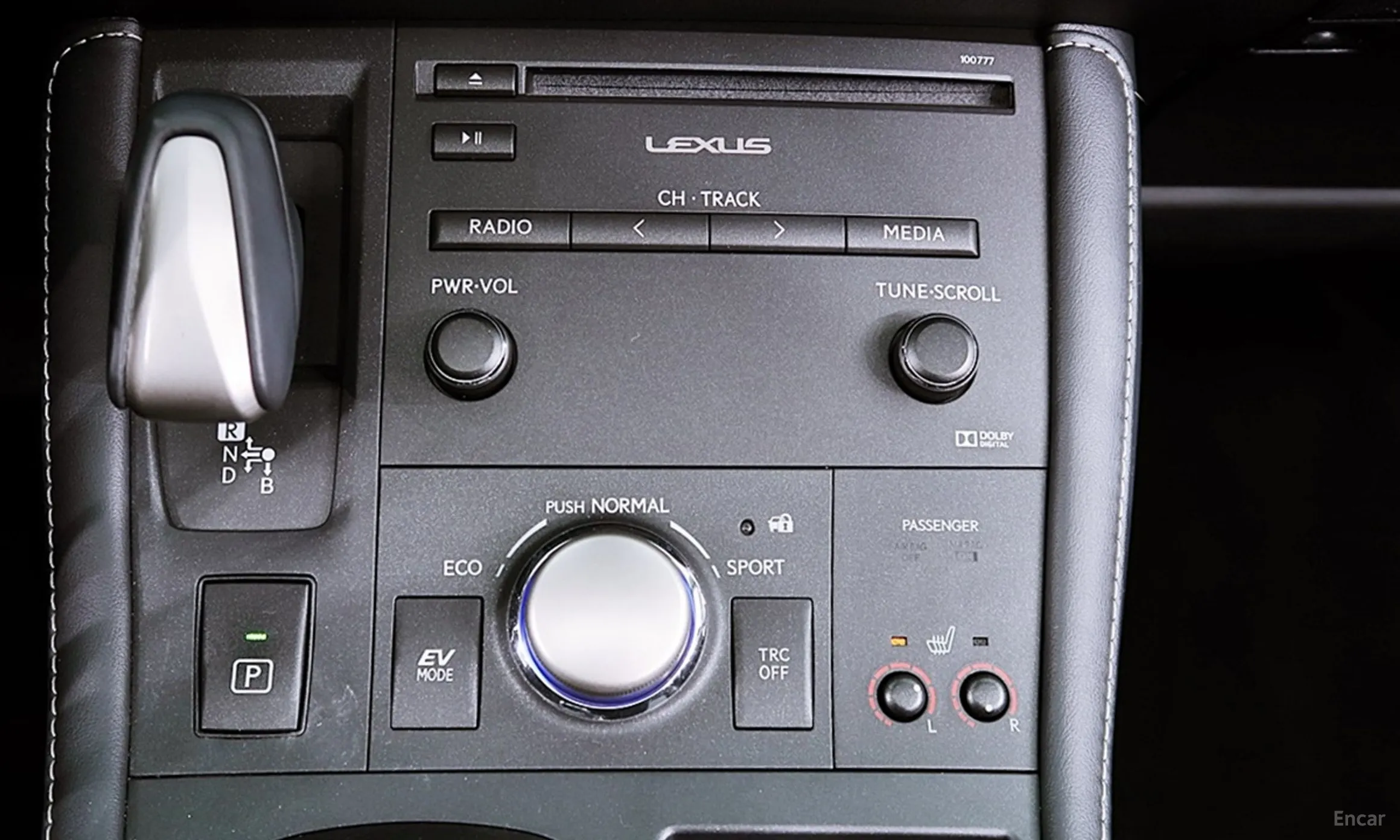 Lexus CT200h превью 14