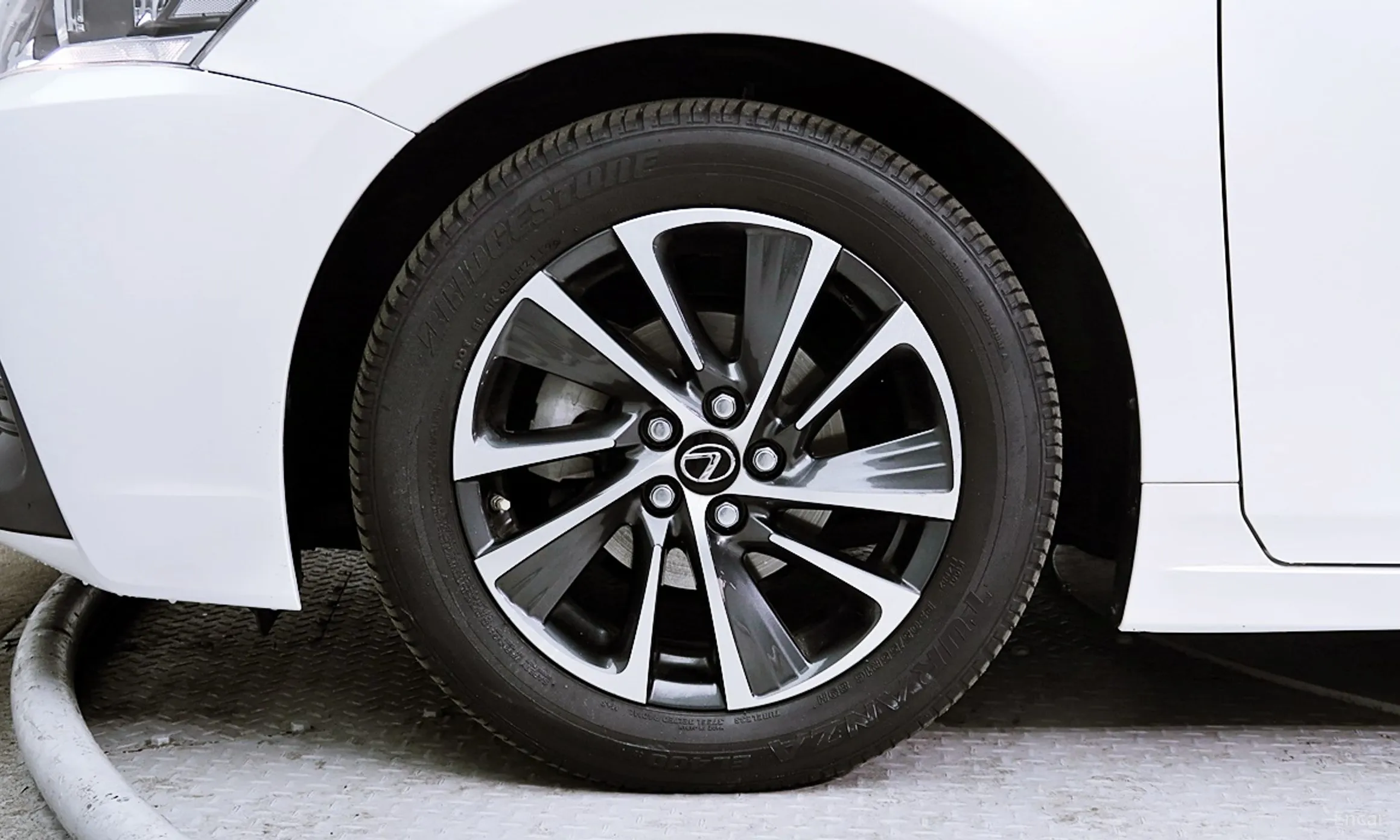 Lexus CT200h превью 18